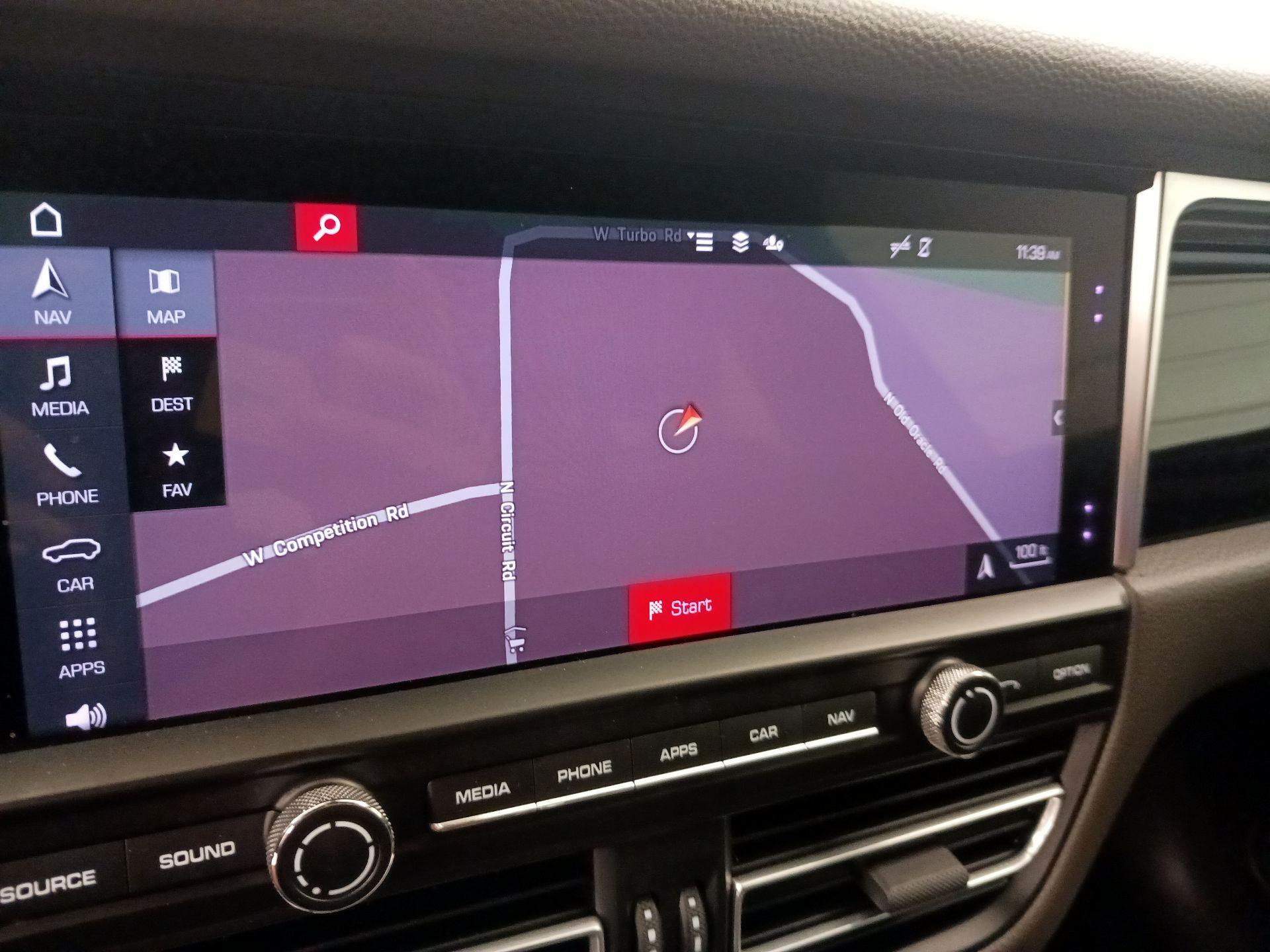 Thumbnail: 2021 Porsche Macan - 14