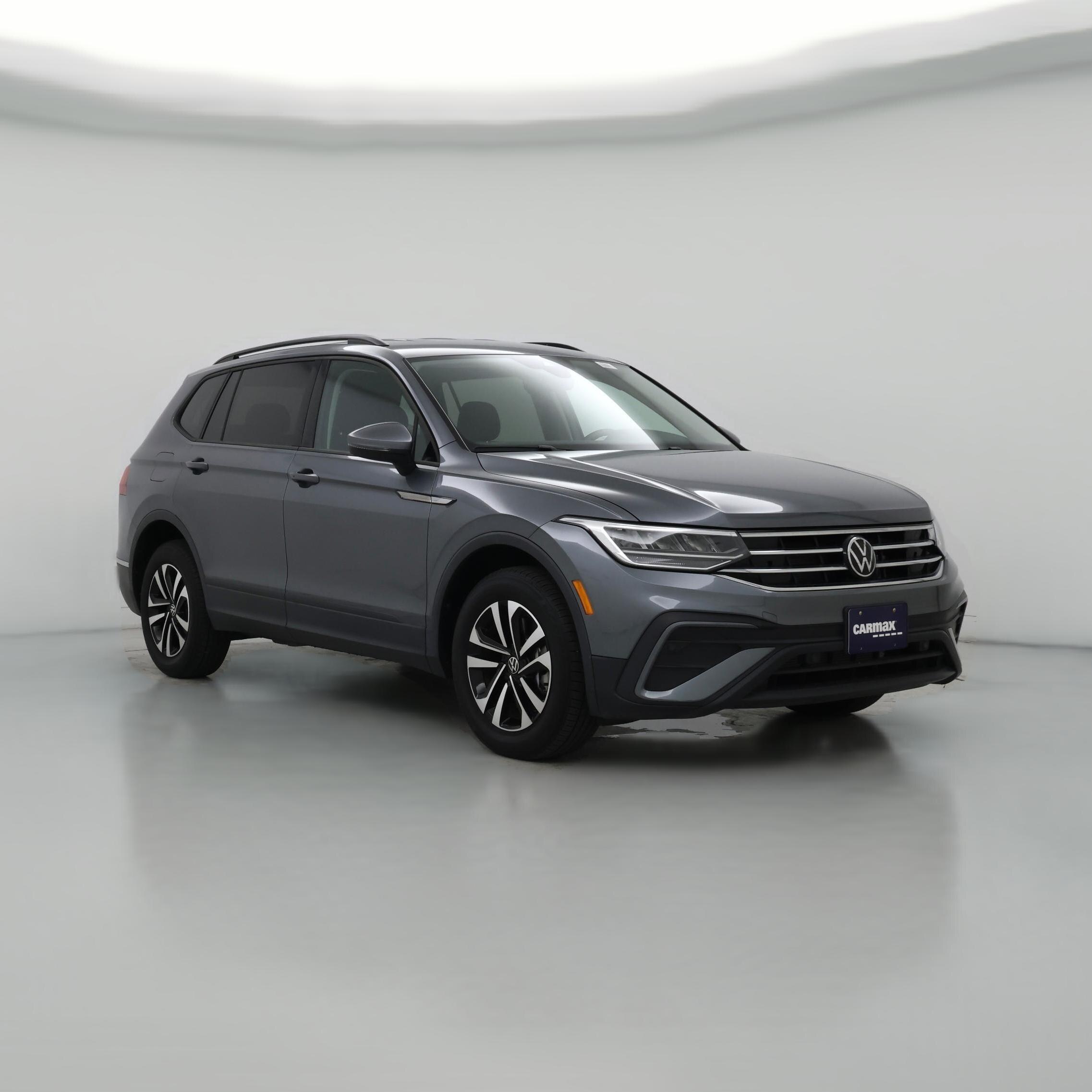 Thumbnail: 2023 Volkswagen Tiguan - 1