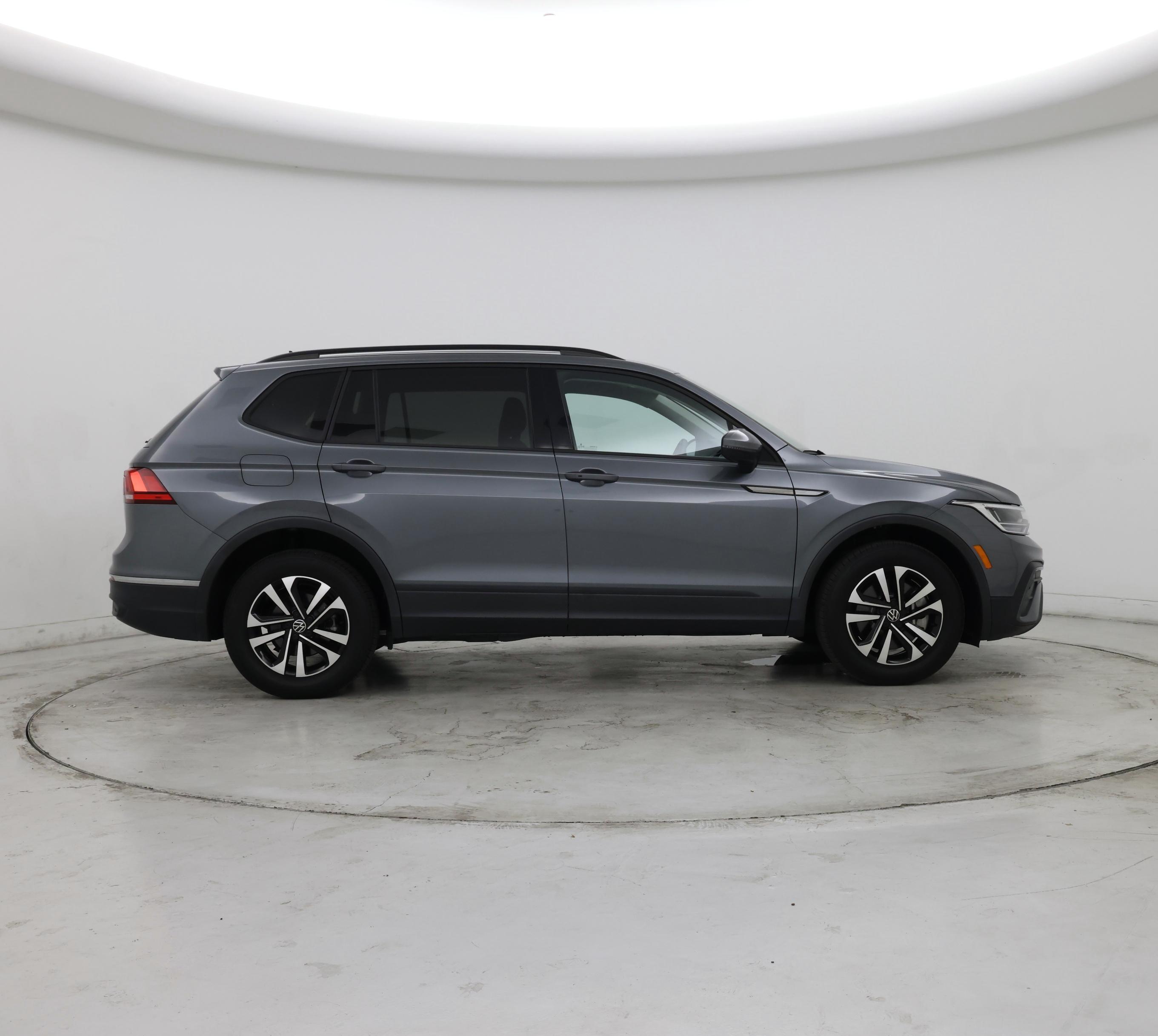 Thumbnail: 2023 Volkswagen Tiguan - 7
