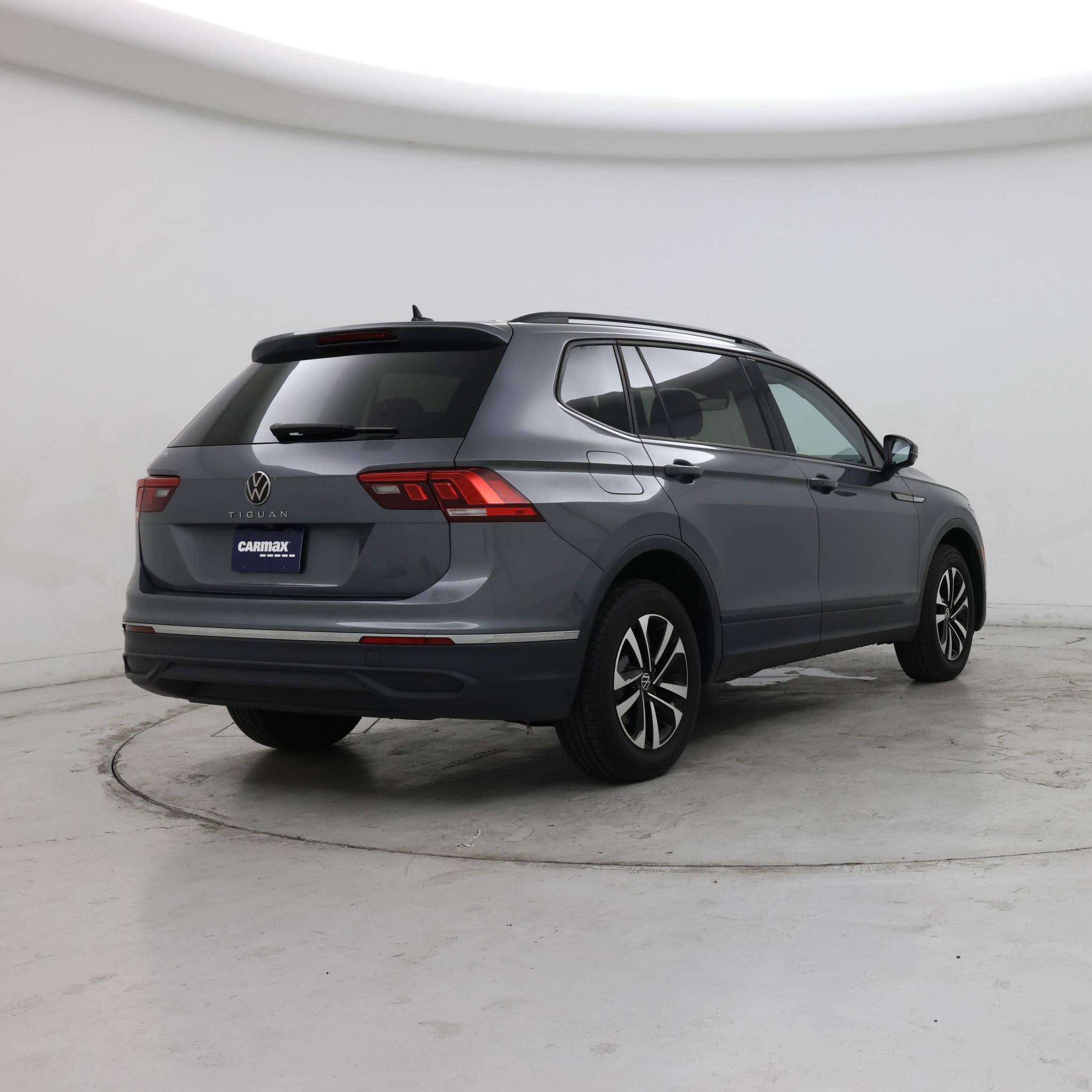 Thumbnail: 2023 Volkswagen Tiguan - 8