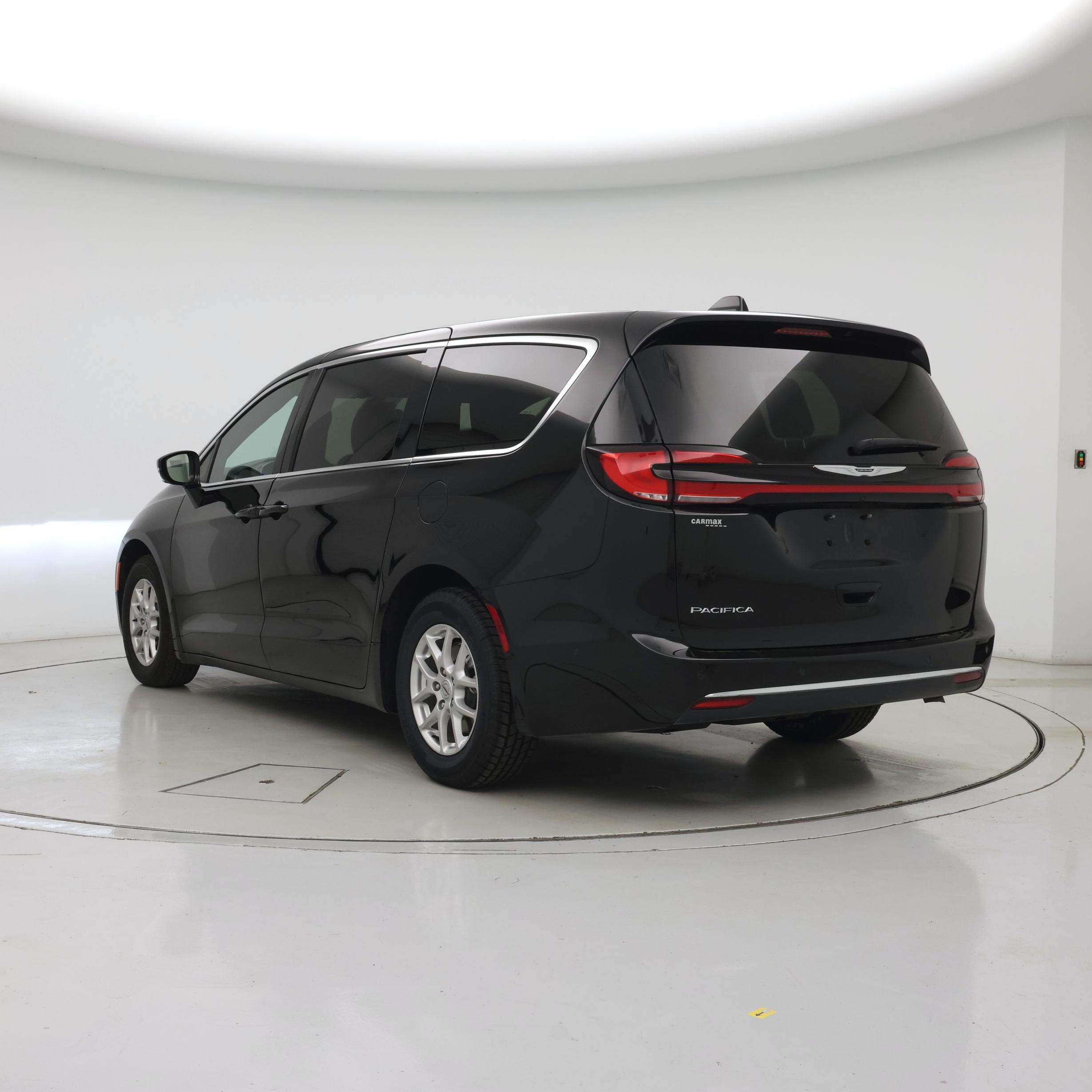 Thumbnail: 2025 Chrysler Pacifica - 2