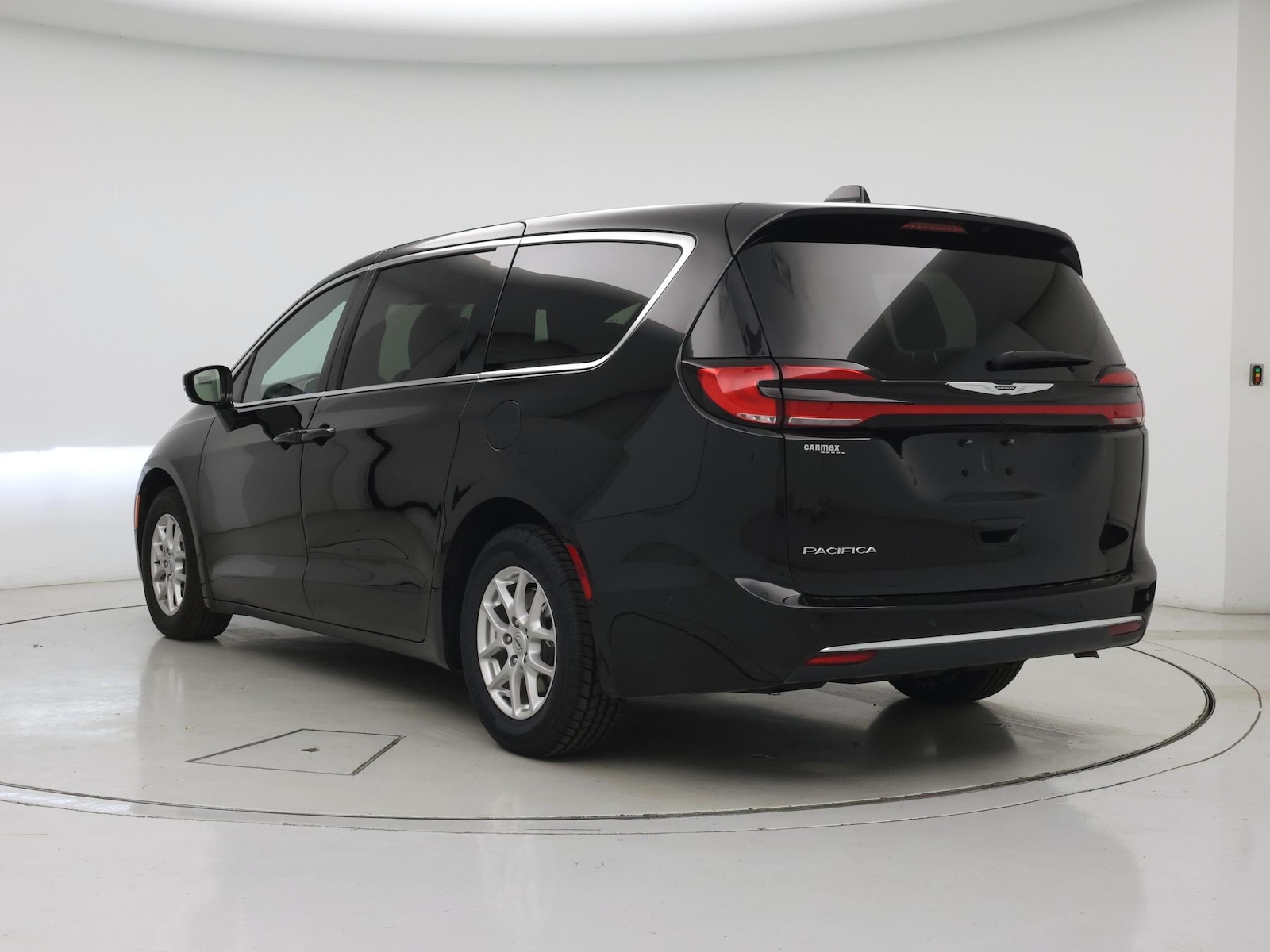 2025 Chrysler Pacifica Select - Photo 3
