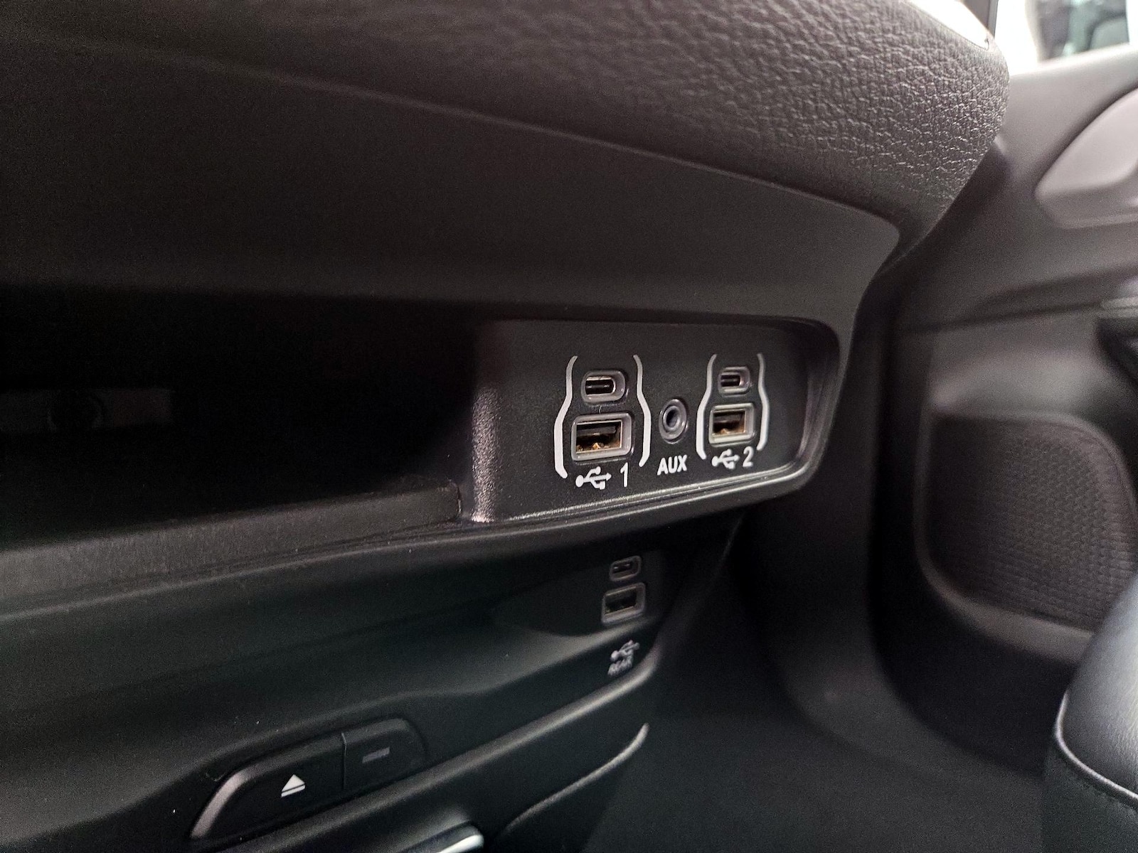 2025 Chrysler Pacifica Select - Photo 20