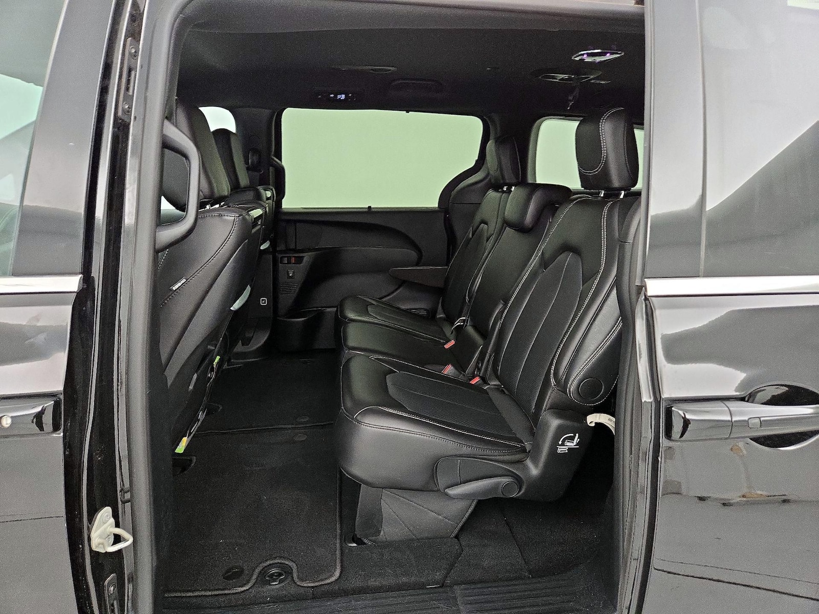 2025 Chrysler Pacifica Select - Photo 21