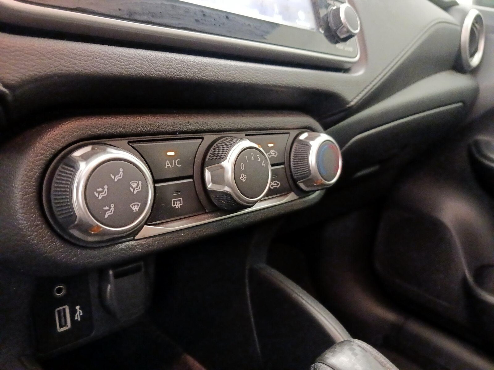2025 Nissan Versa Sedan S - Photo 17
