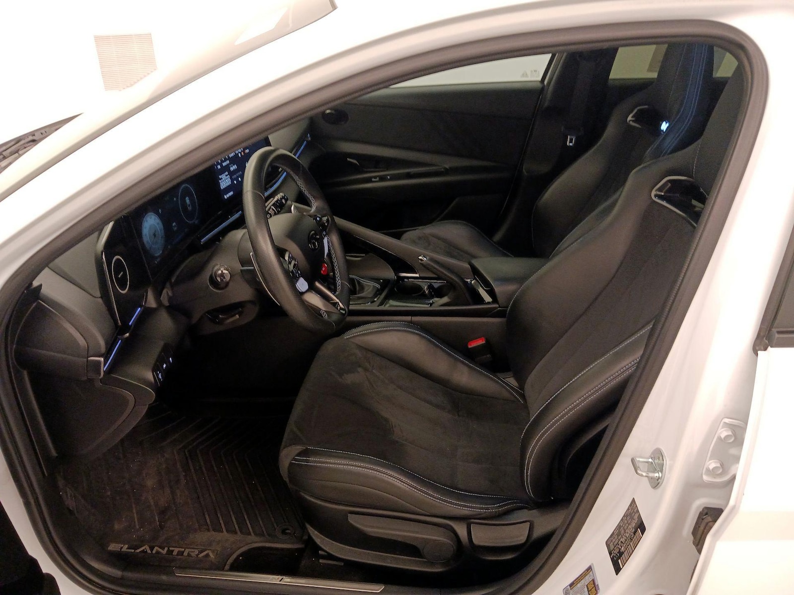 2023 Hyundai Elantra N - Photo 12