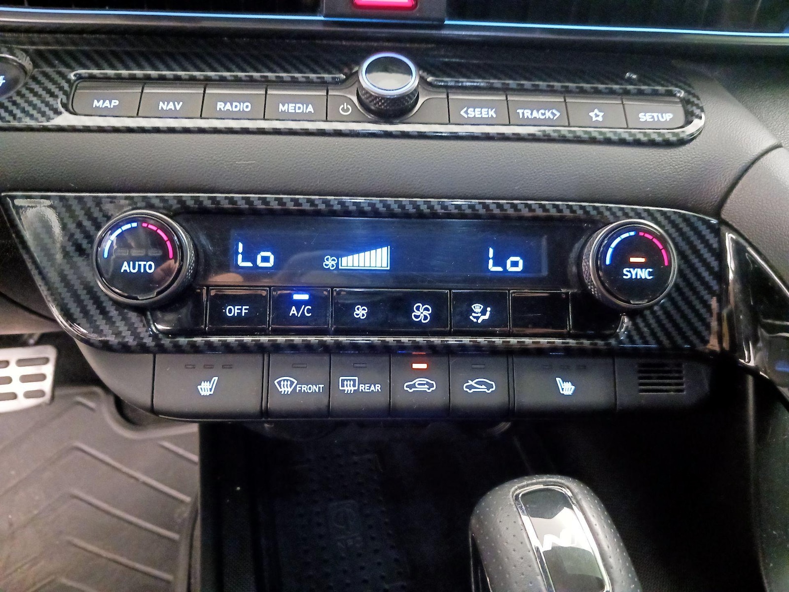 2023 Hyundai Elantra N - Photo 18