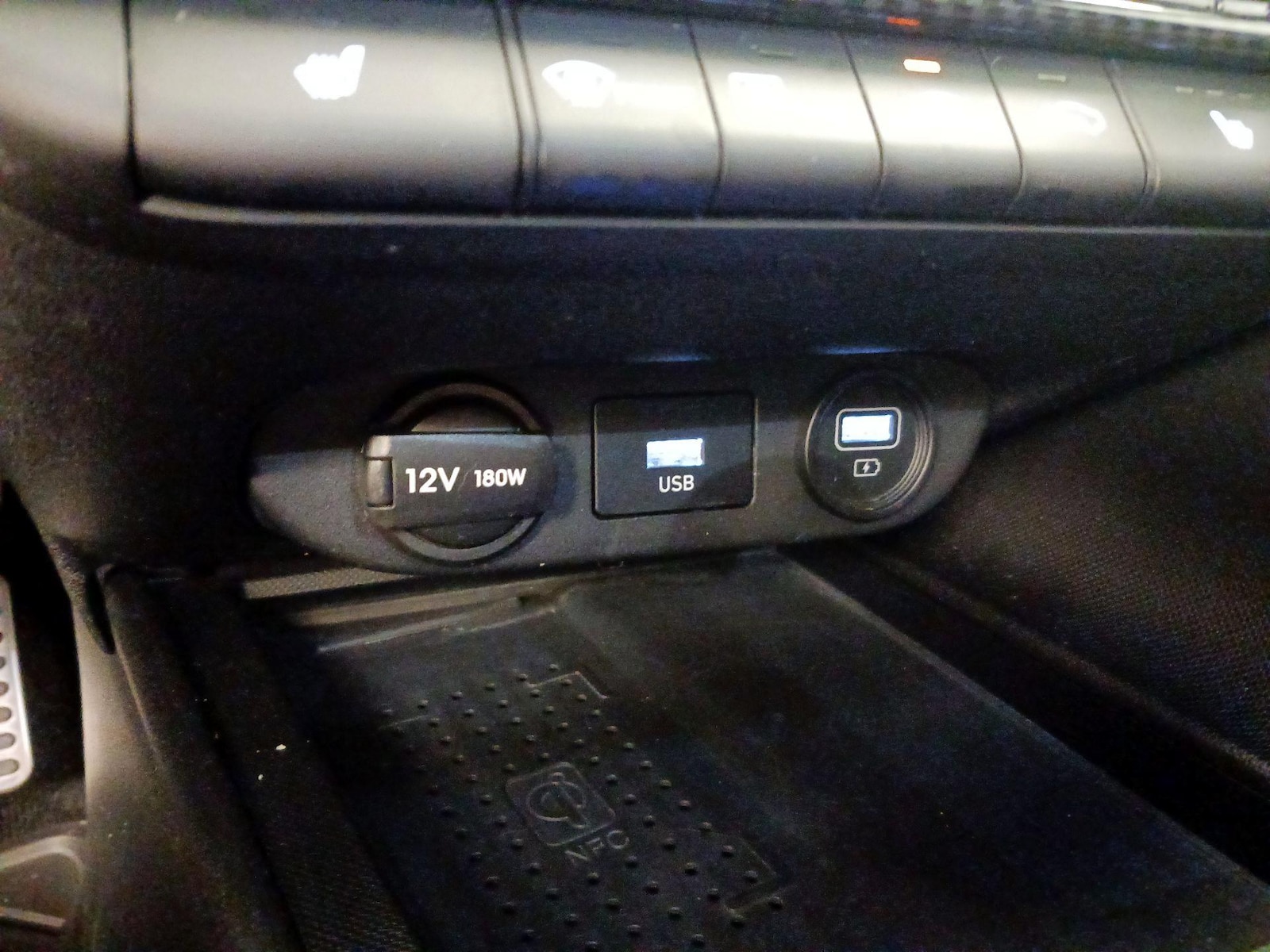 2023 Hyundai Elantra N - Photo 20