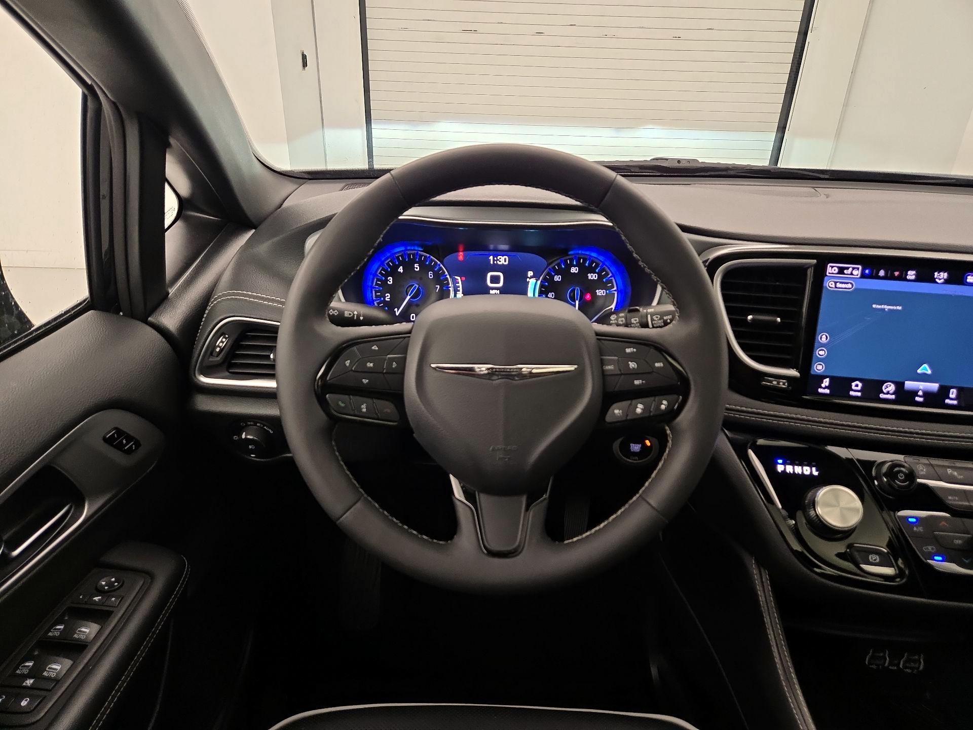 Thumbnail: 2025 Chrysler Pacifica - 10