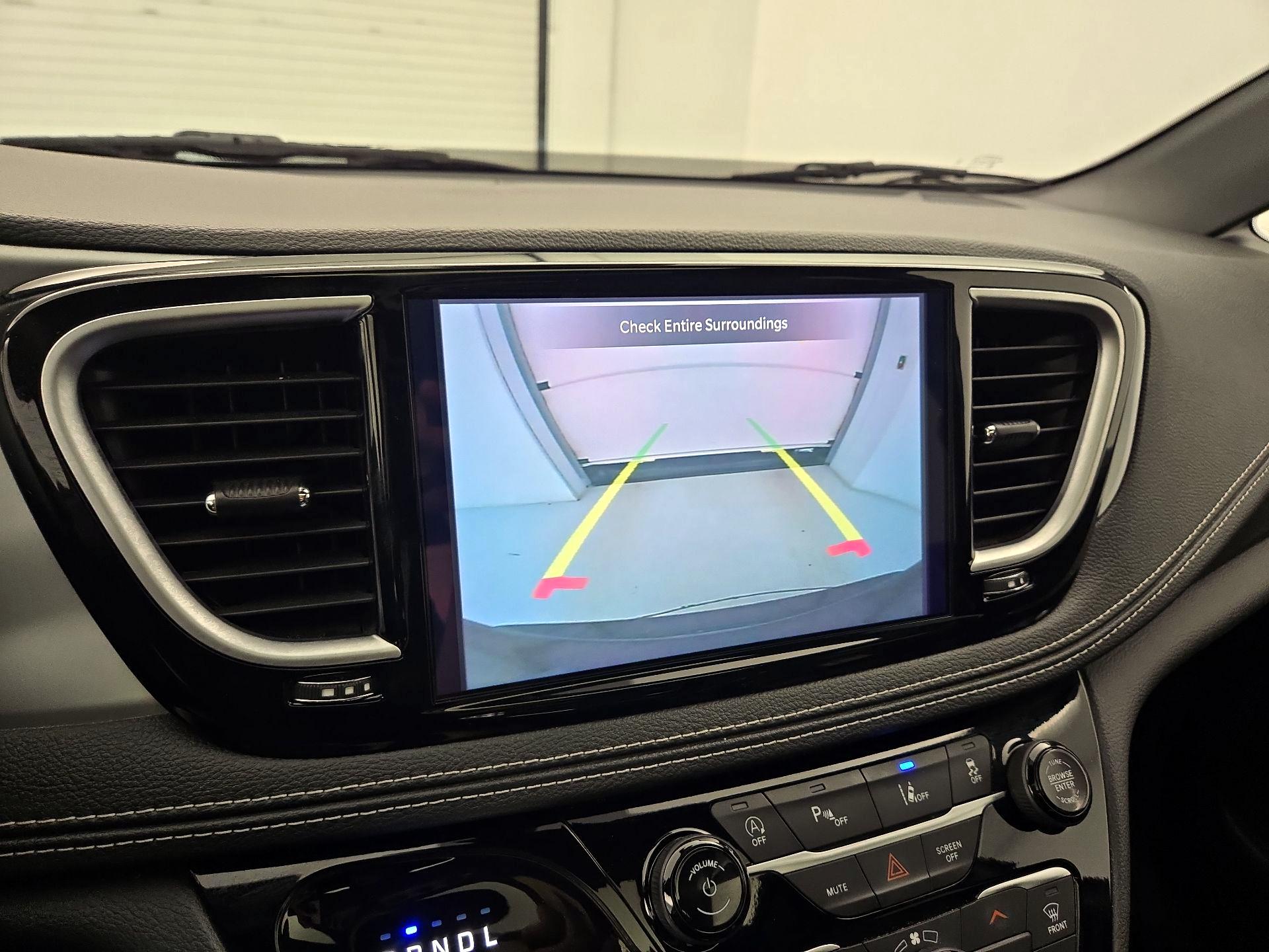 Thumbnail: 2025 Chrysler Pacifica - 15