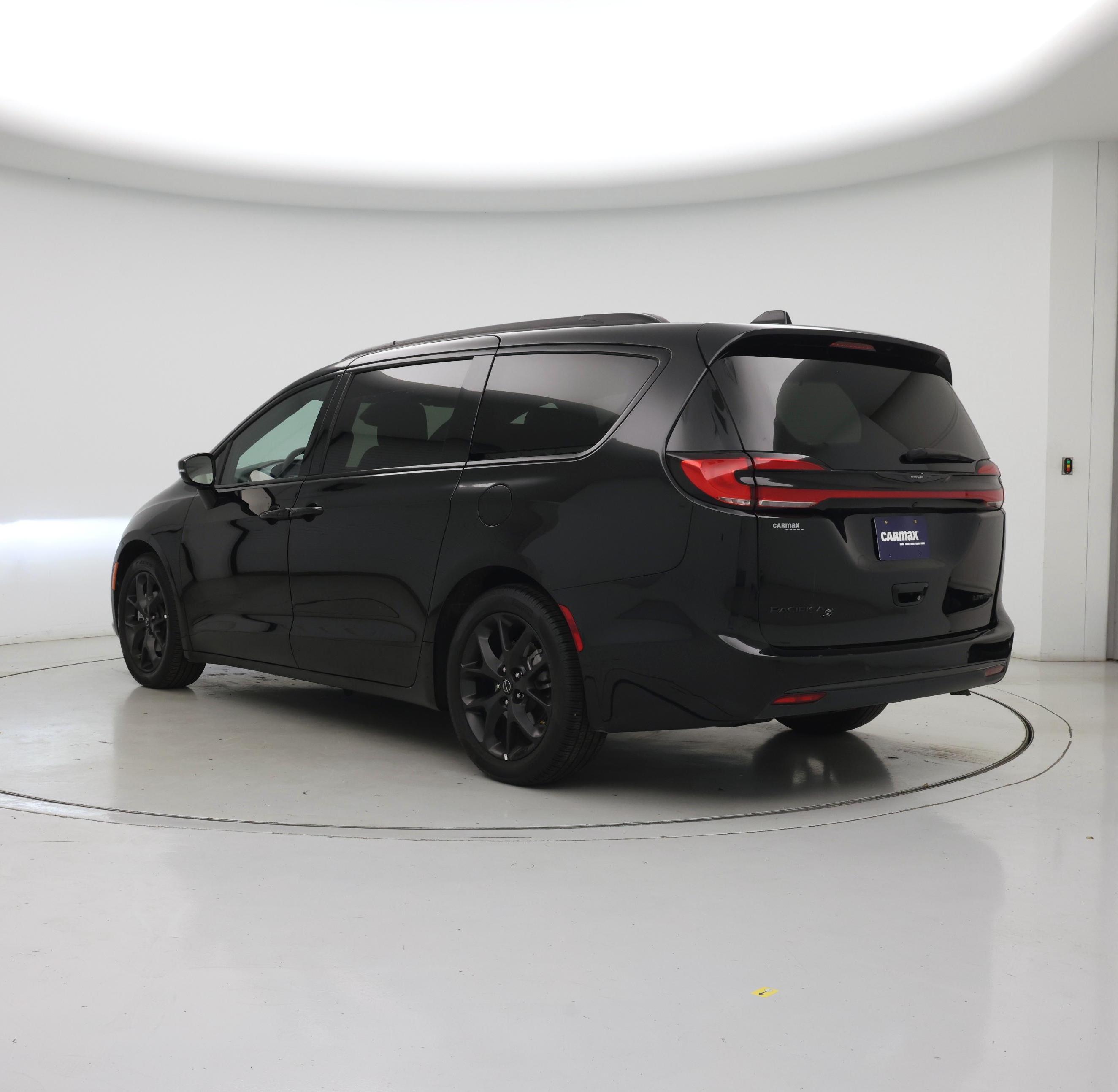 Thumbnail: 2025 Chrysler Pacifica - 2
