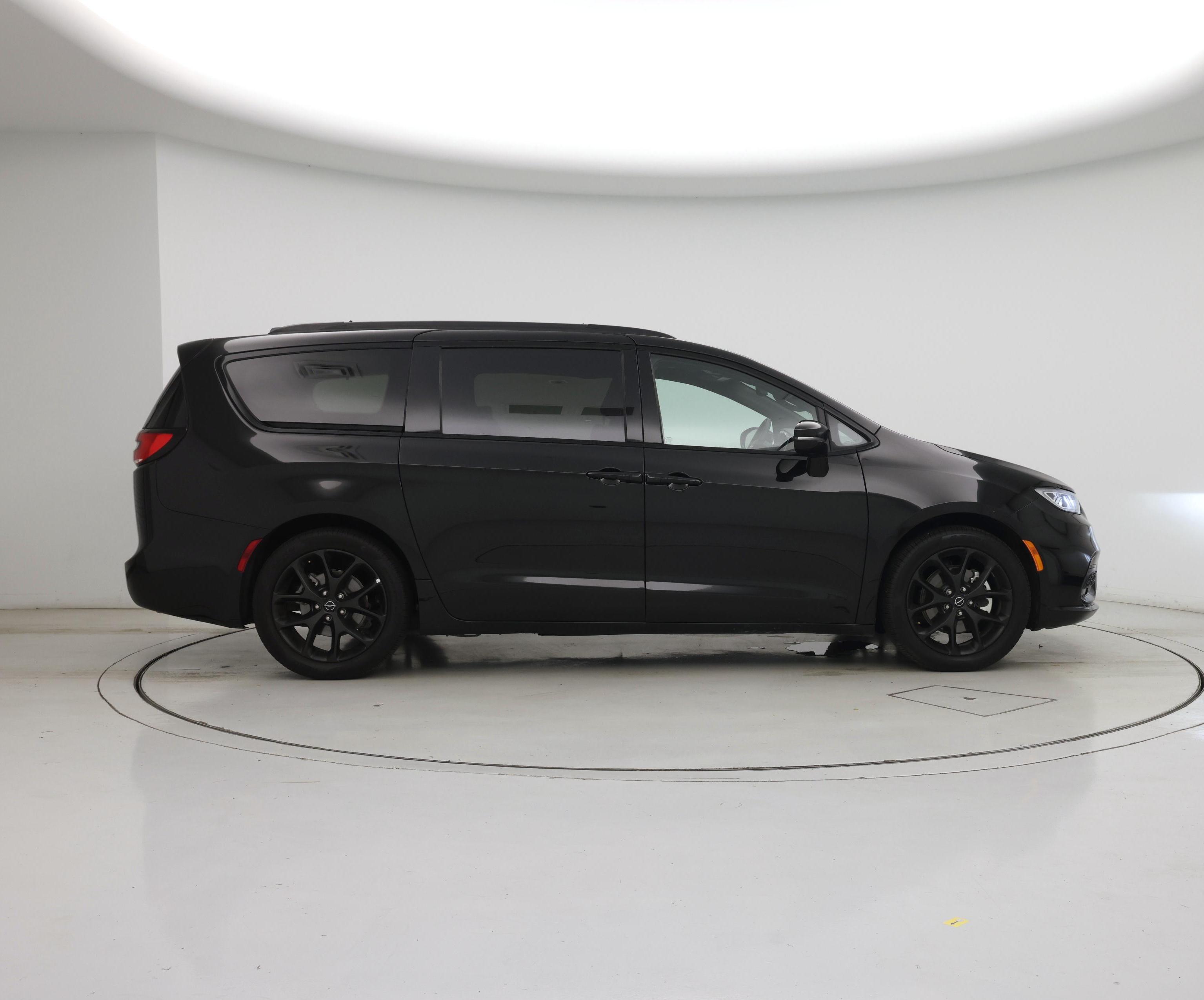 Thumbnail: 2025 Chrysler Pacifica - 7