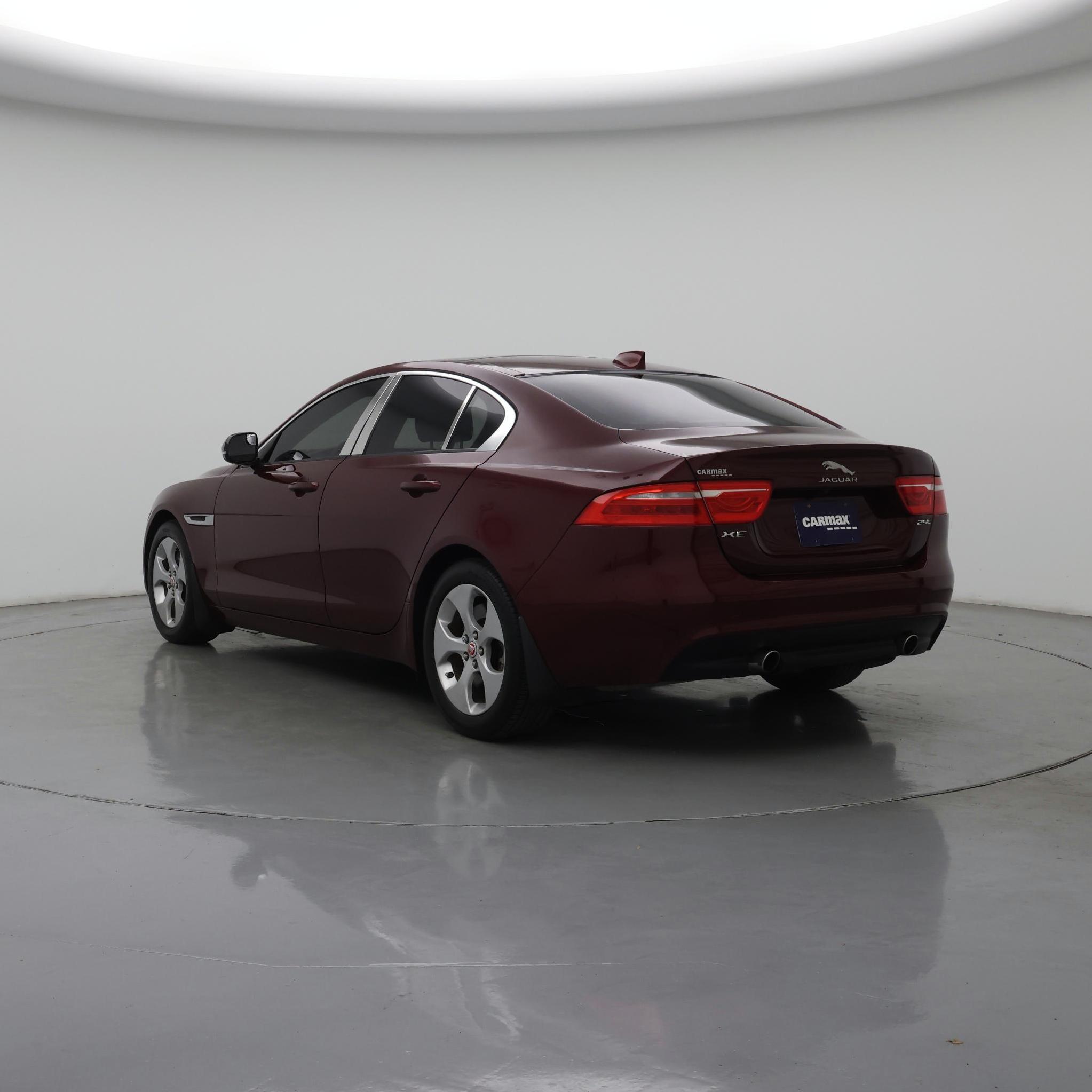 Thumbnail: 2017 Jaguar XE - 2