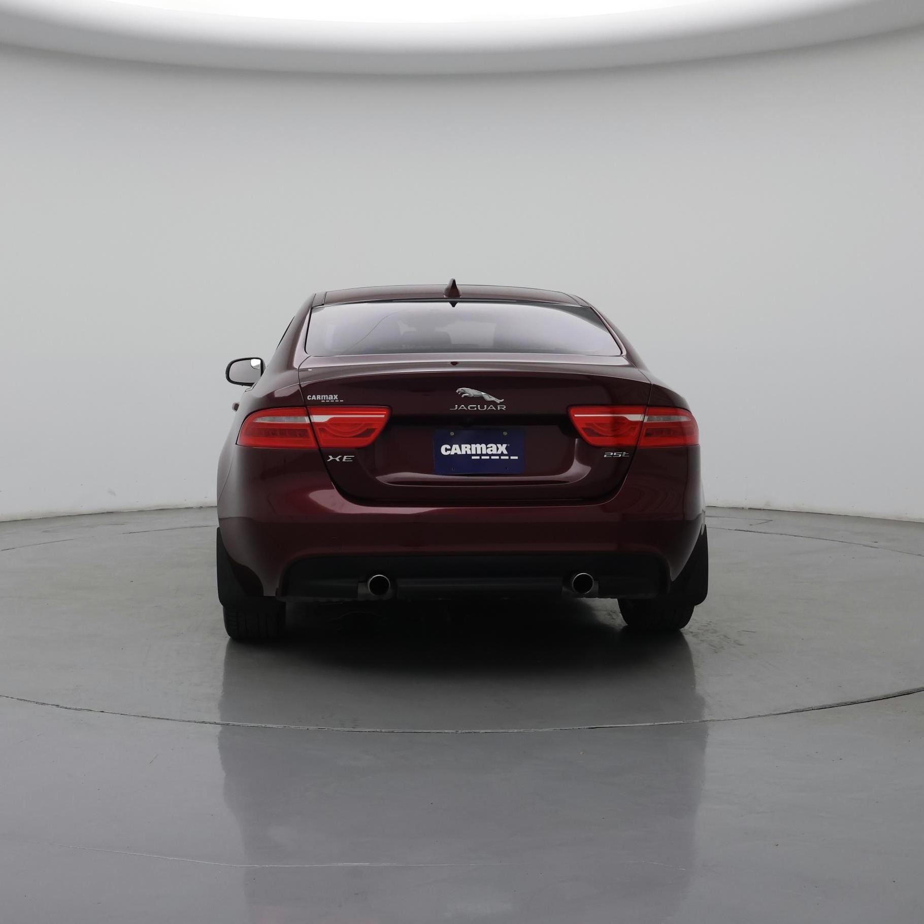 Thumbnail: 2017 Jaguar XE - 6
