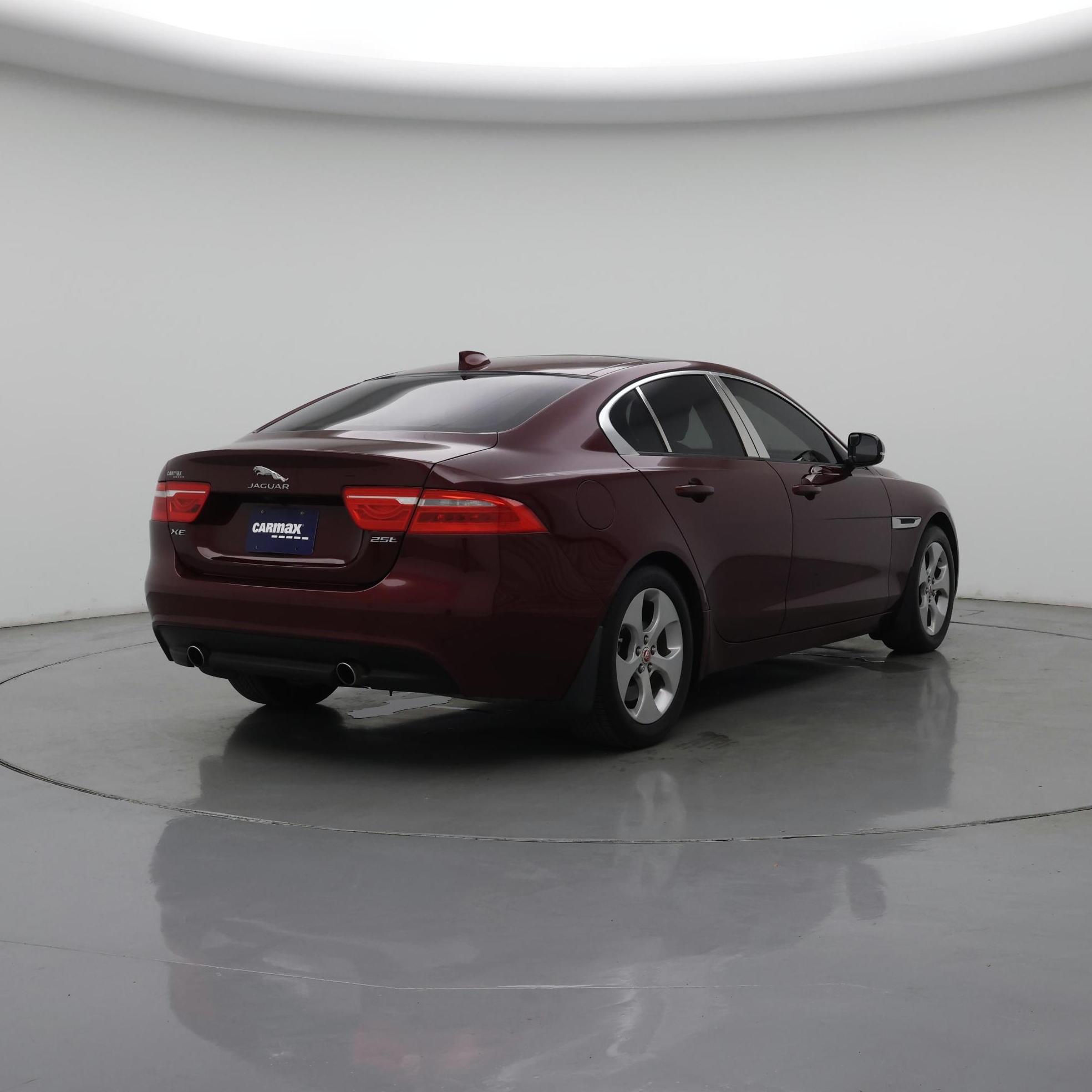 Thumbnail: 2017 Jaguar XE - 8