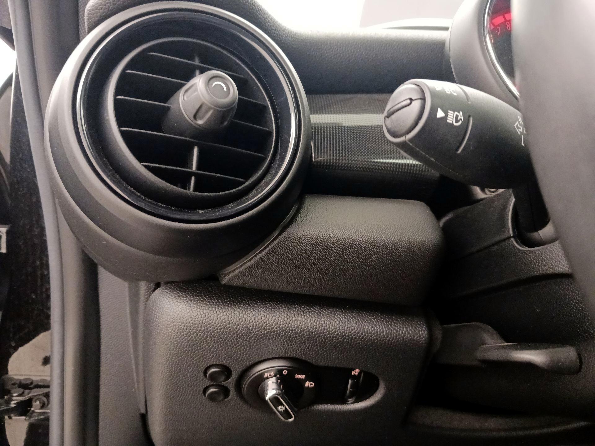 Thumbnail: 2020 MINI Cooper Hardtop - 13