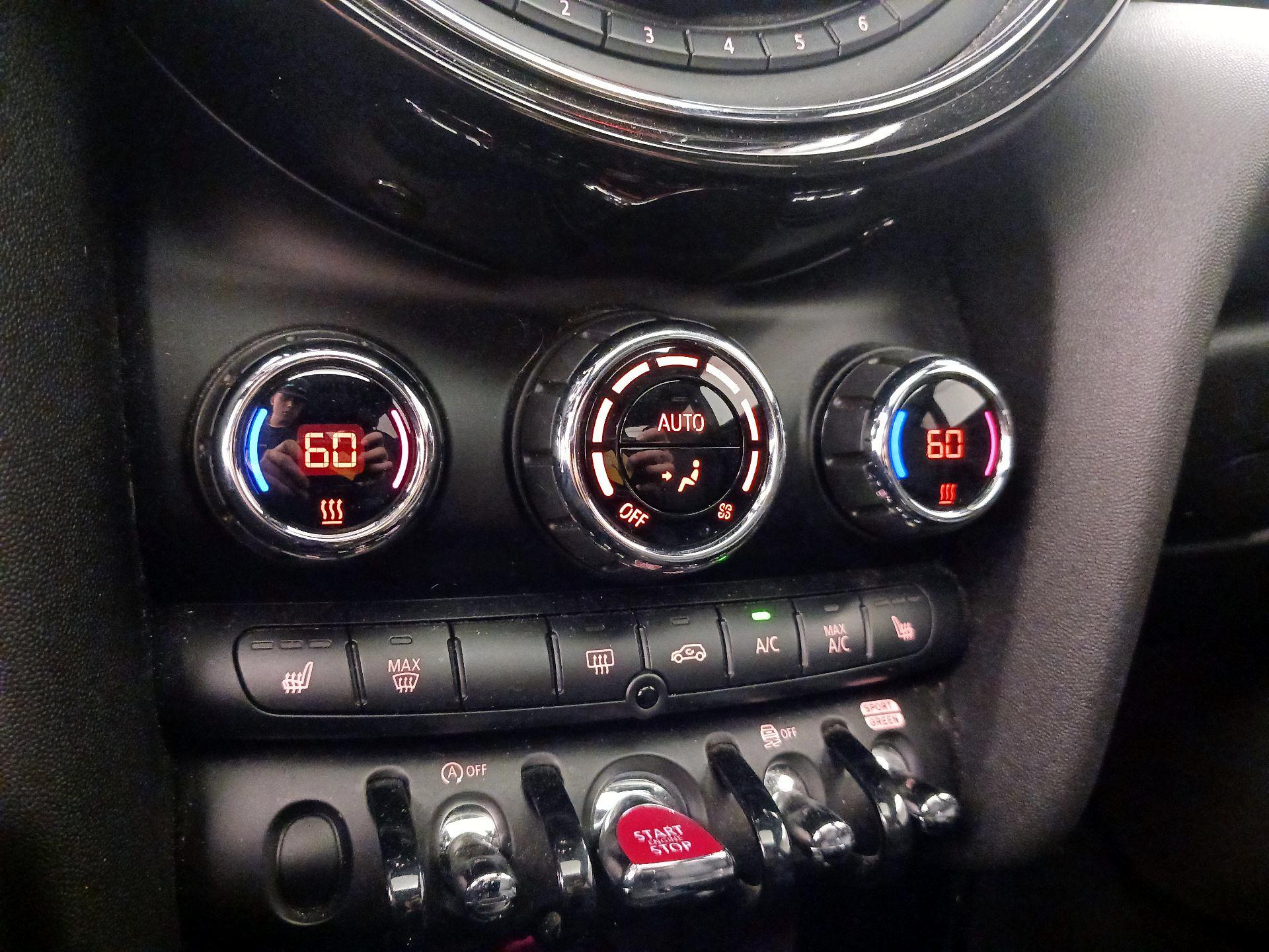 Thumbnail: 2020 MINI Cooper Hardtop - 16
