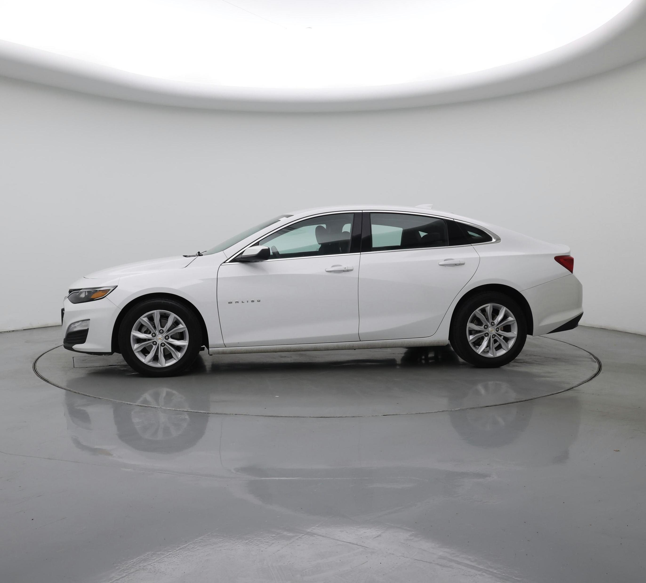Thumbnail: 2023 Chevrolet Malibu - 3