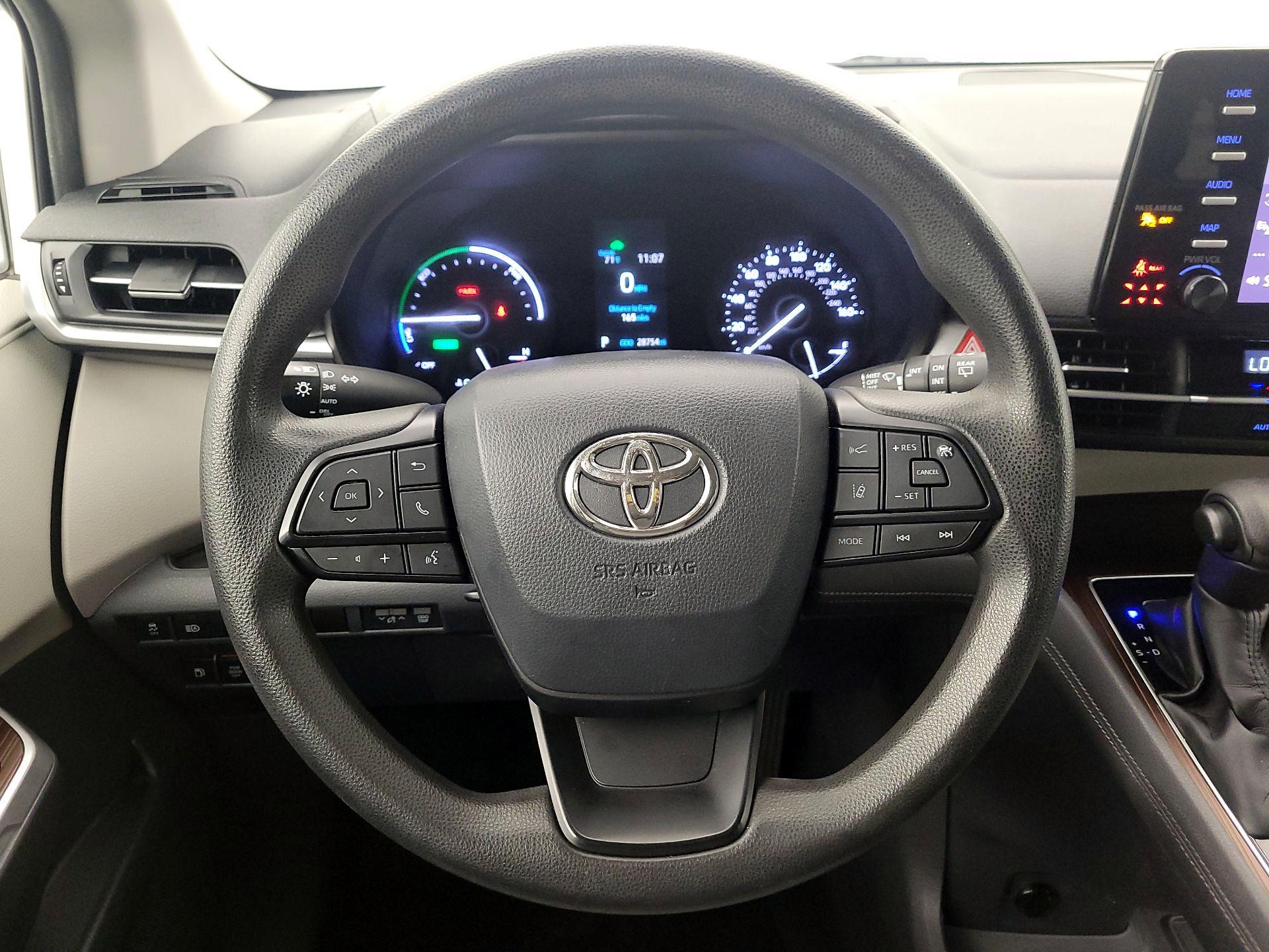 Thumbnail: 2022 Toyota Sienna - 10