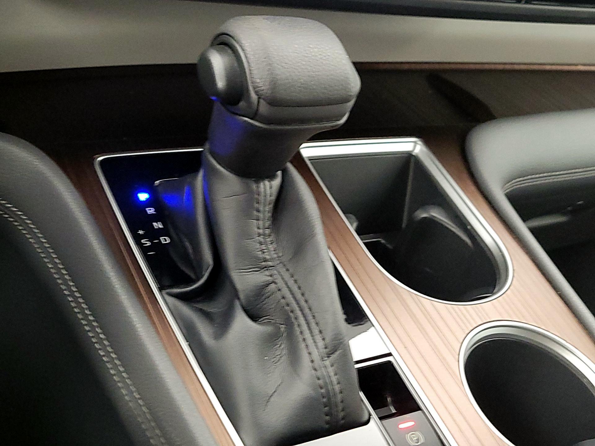 Thumbnail: 2022 Toyota Sienna - 17