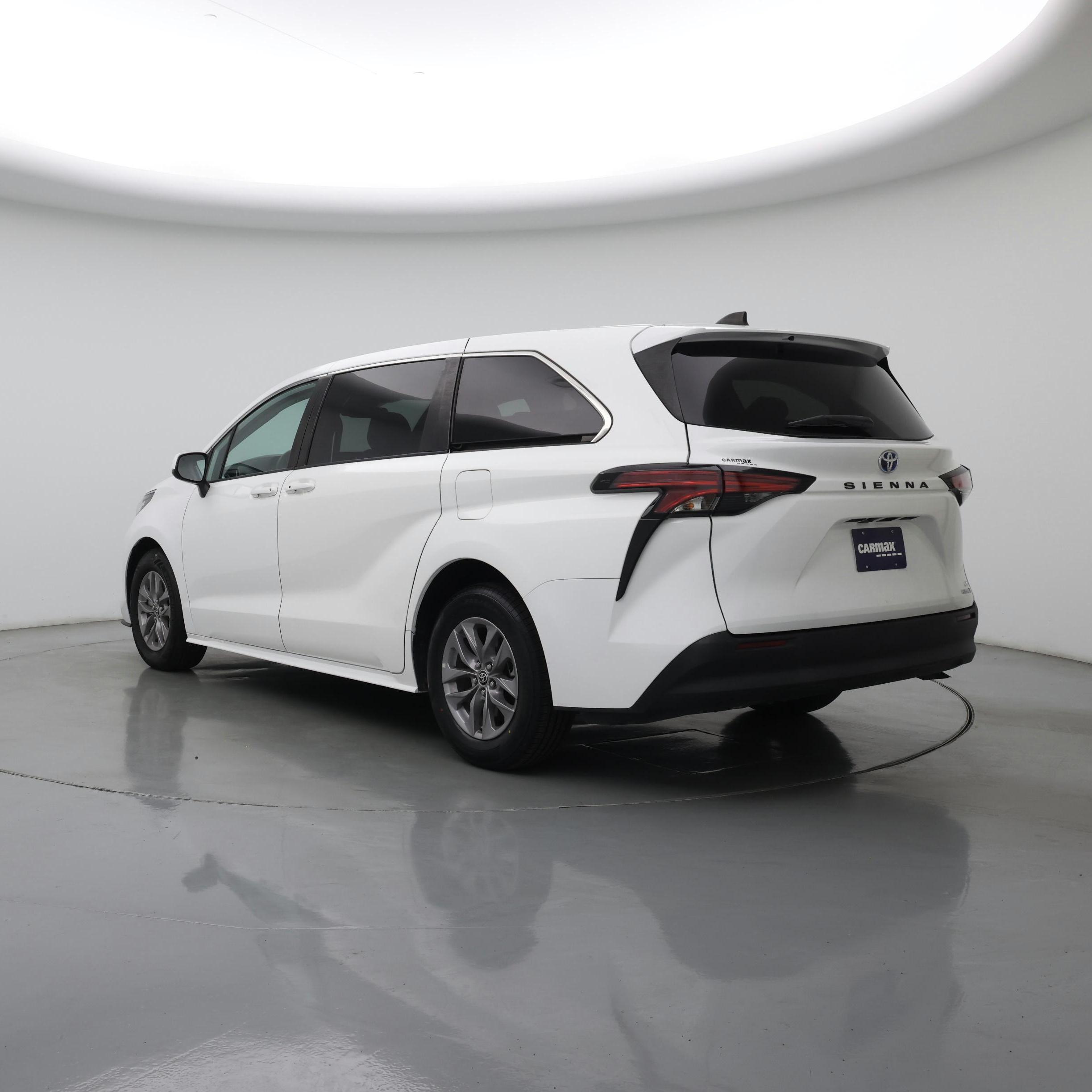 Thumbnail: 2022 Toyota Sienna - 2