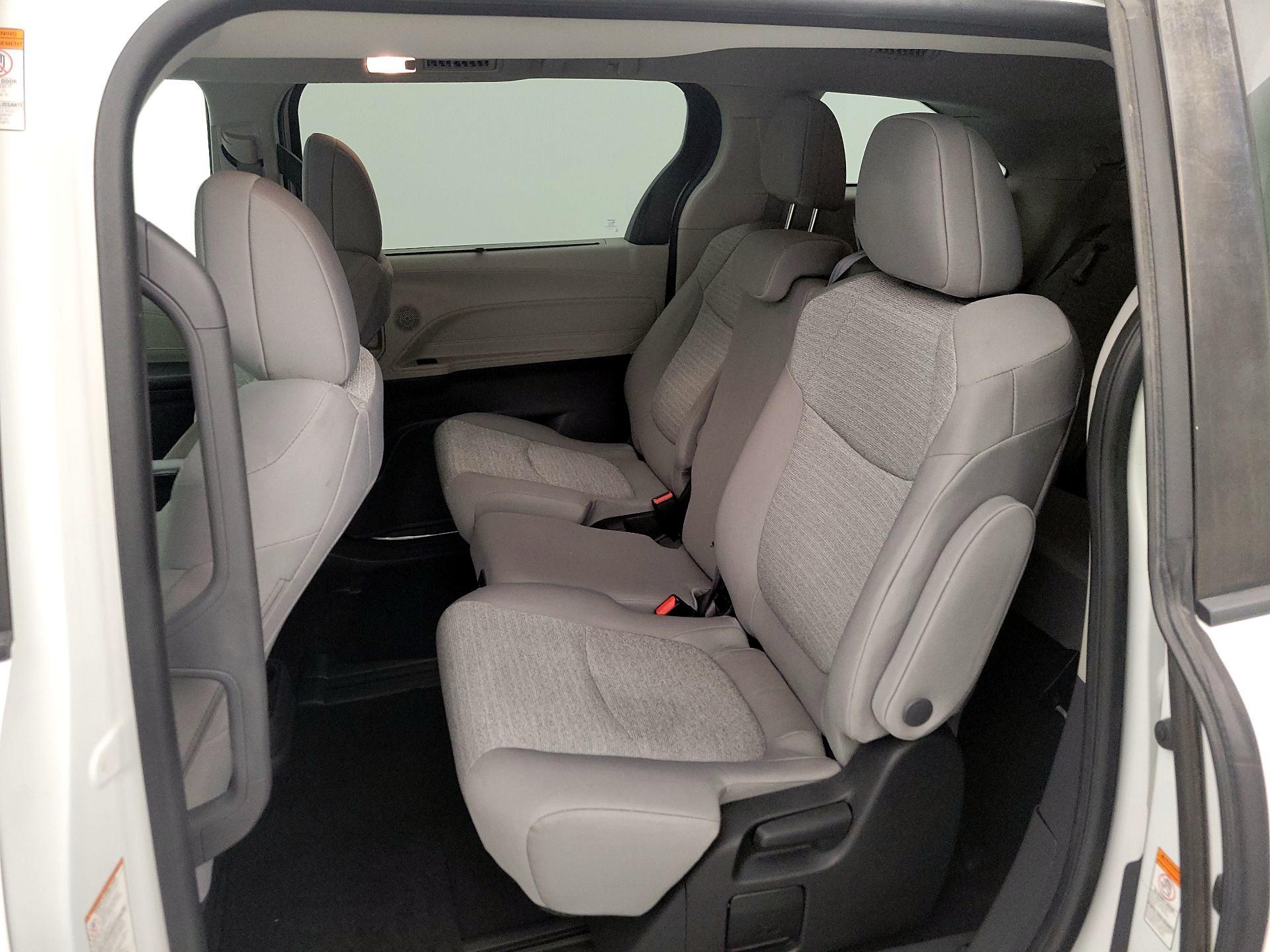 Thumbnail: 2022 Toyota Sienna - 19