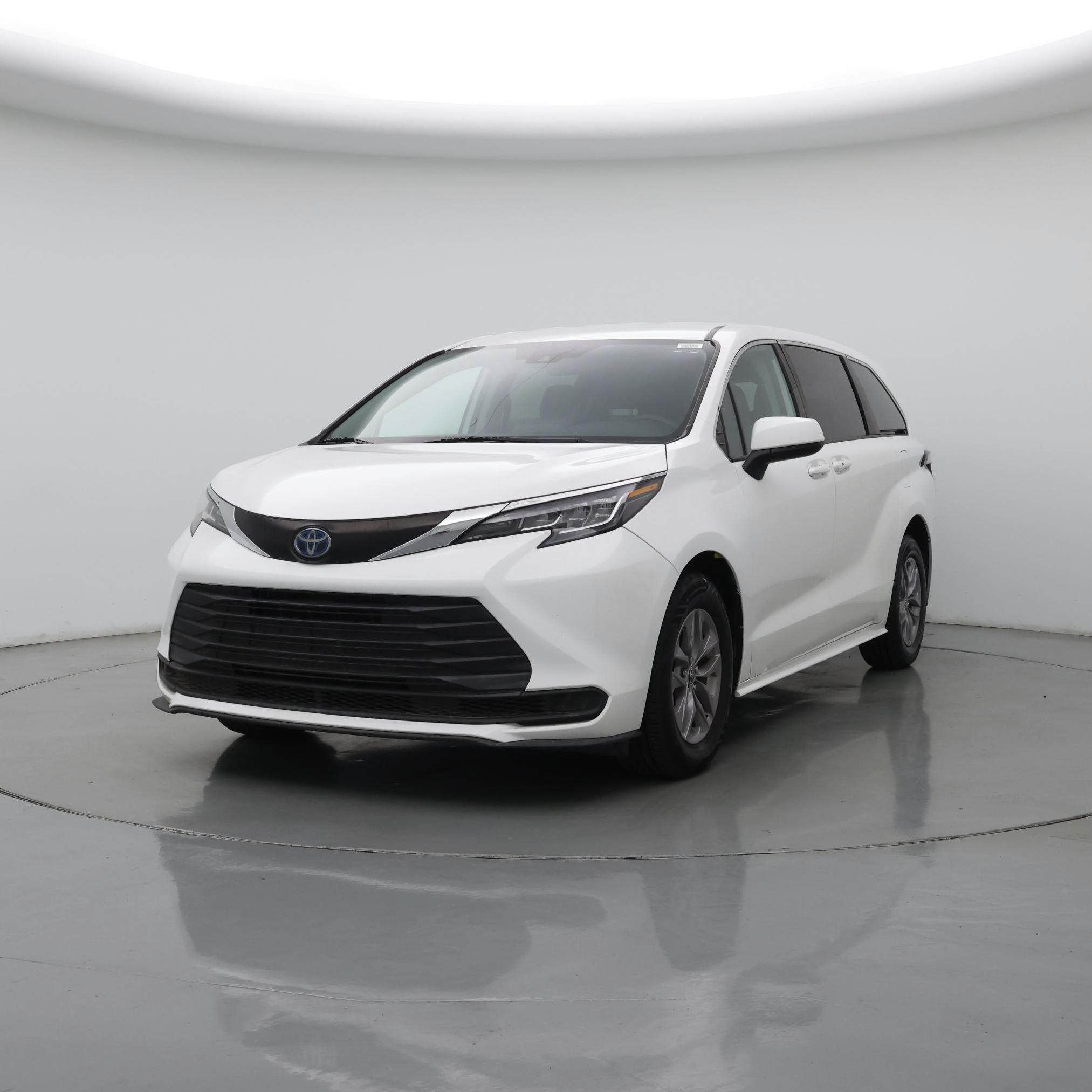 Thumbnail: 2022 Toyota Sienna - 4
