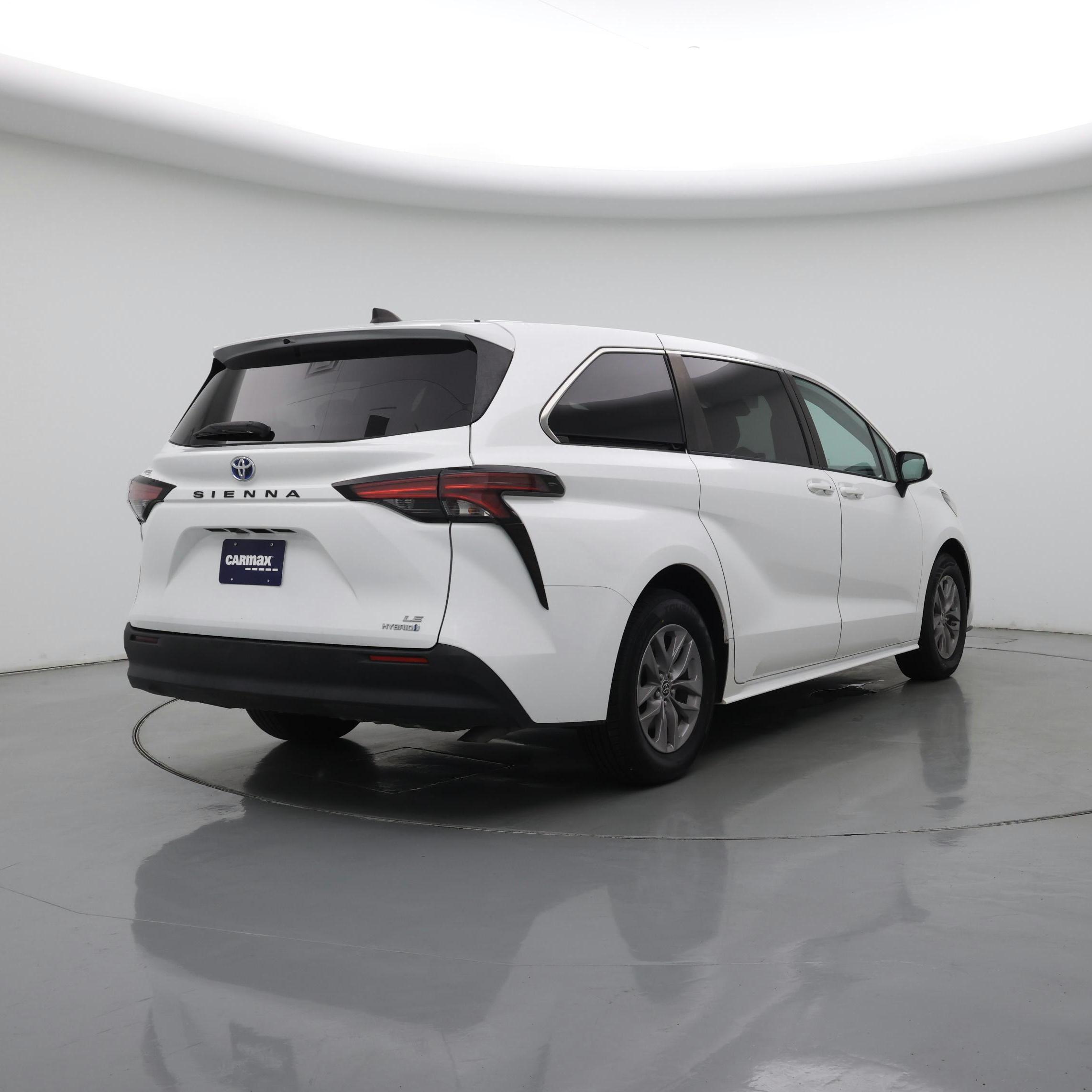 Thumbnail: 2022 Toyota Sienna - 8