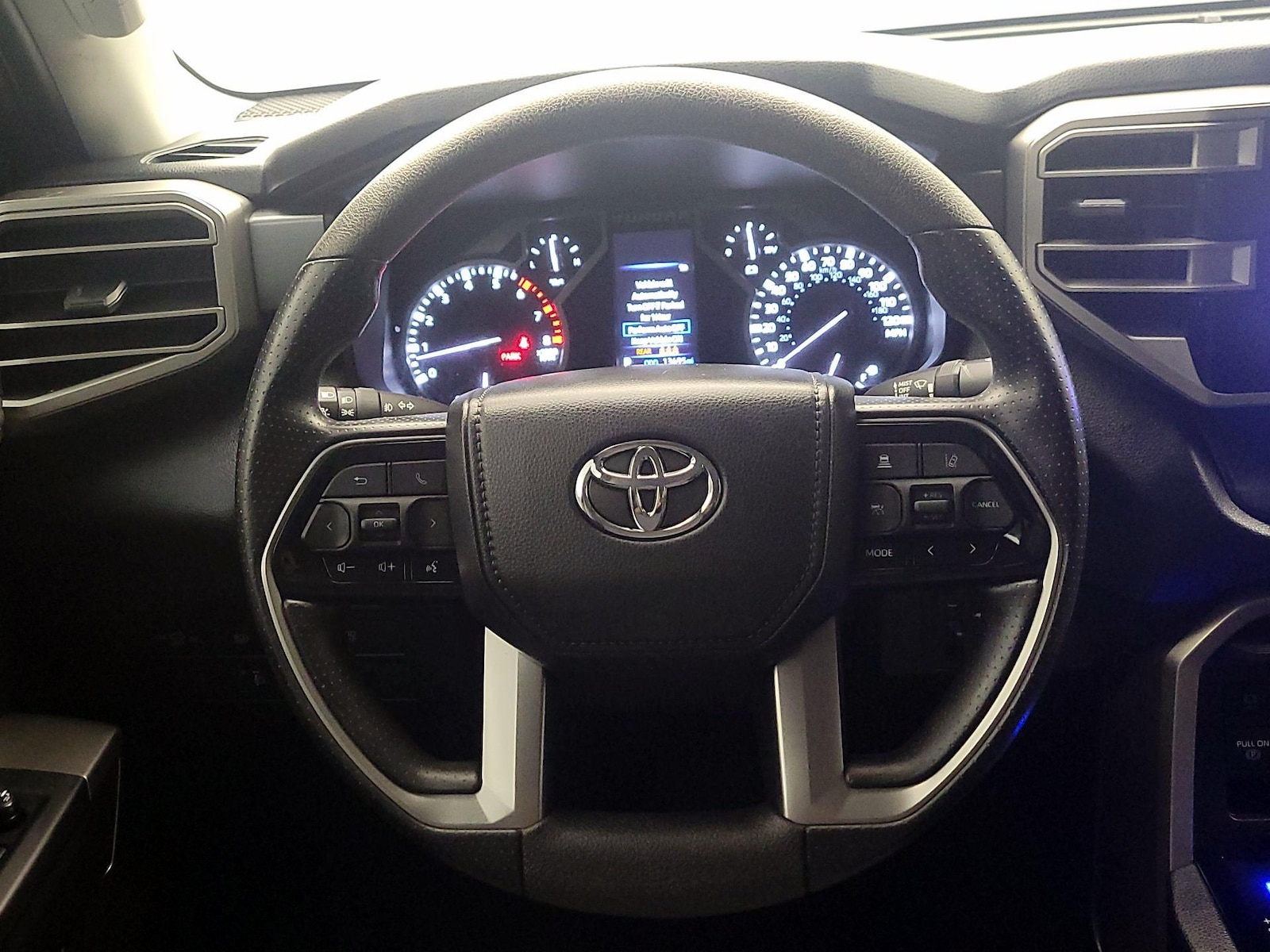 2024 Toyota Tundra SR5 - Photo 11