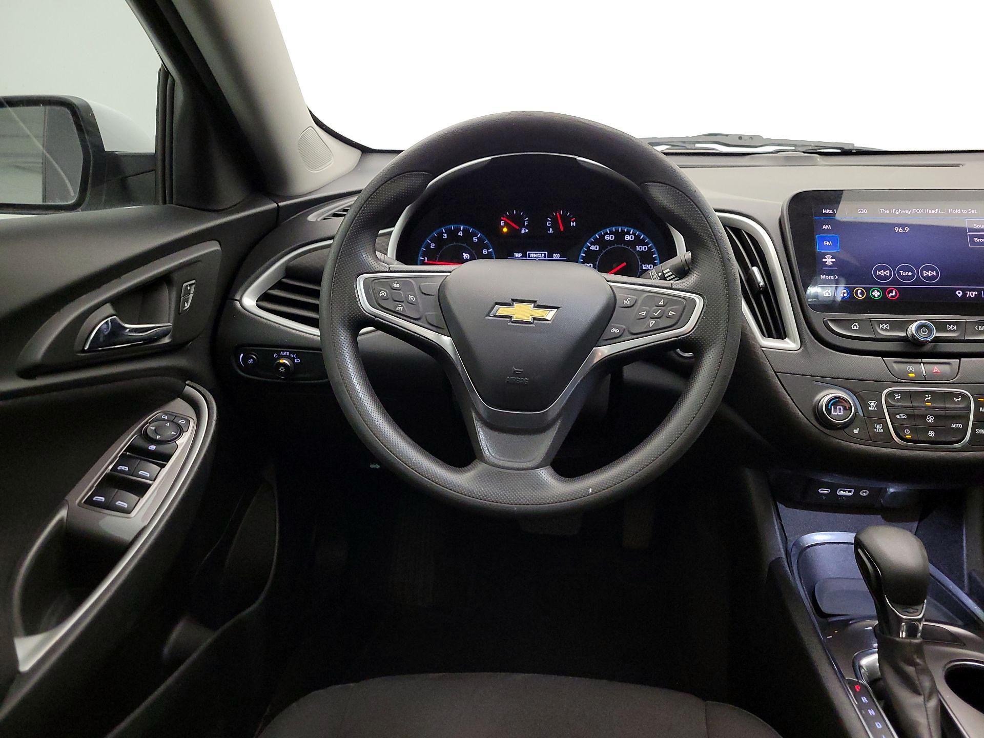 Thumbnail: 2022 Chevrolet Malibu - 10
