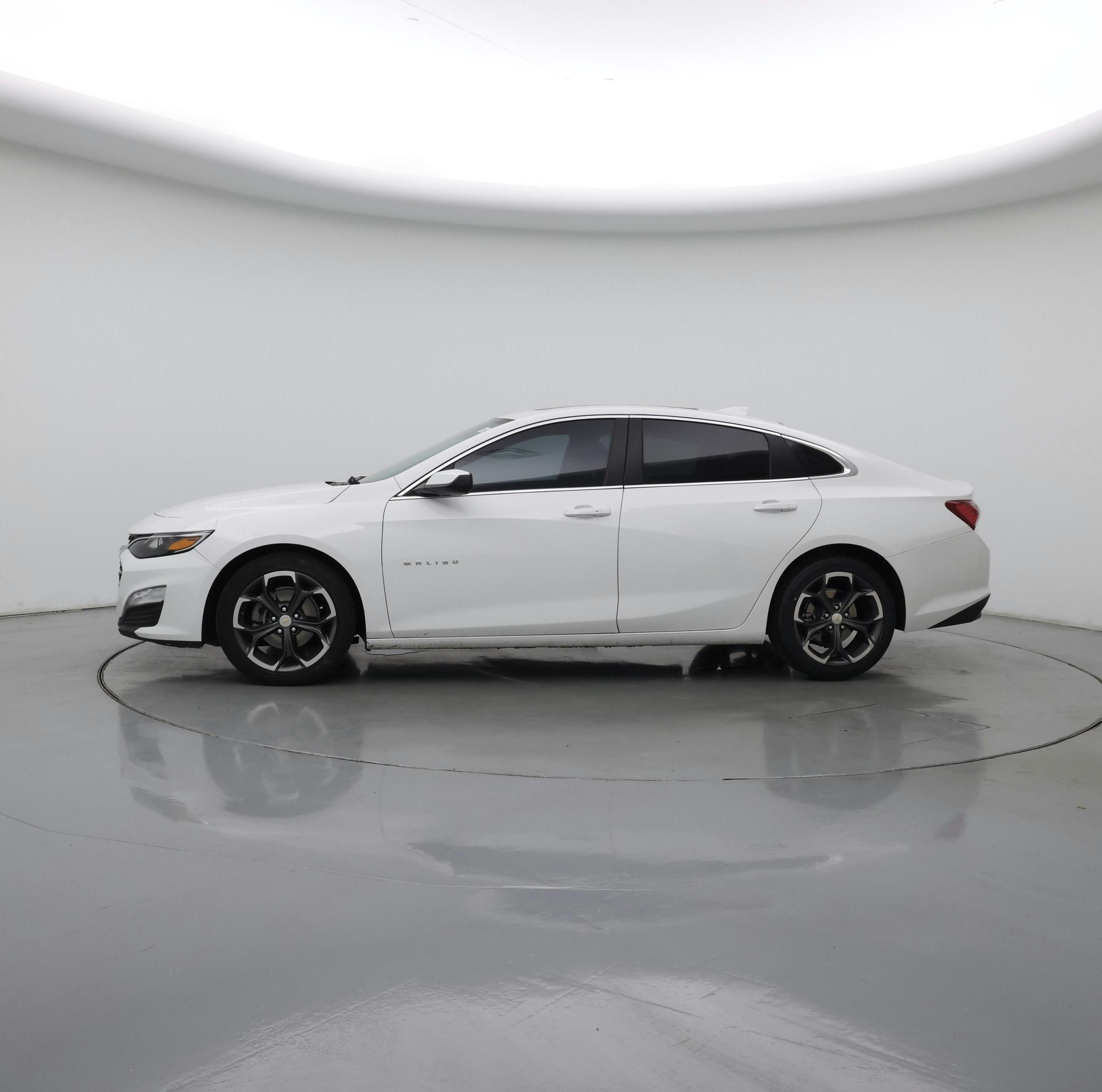 Thumbnail: 2022 Chevrolet Malibu - 3
