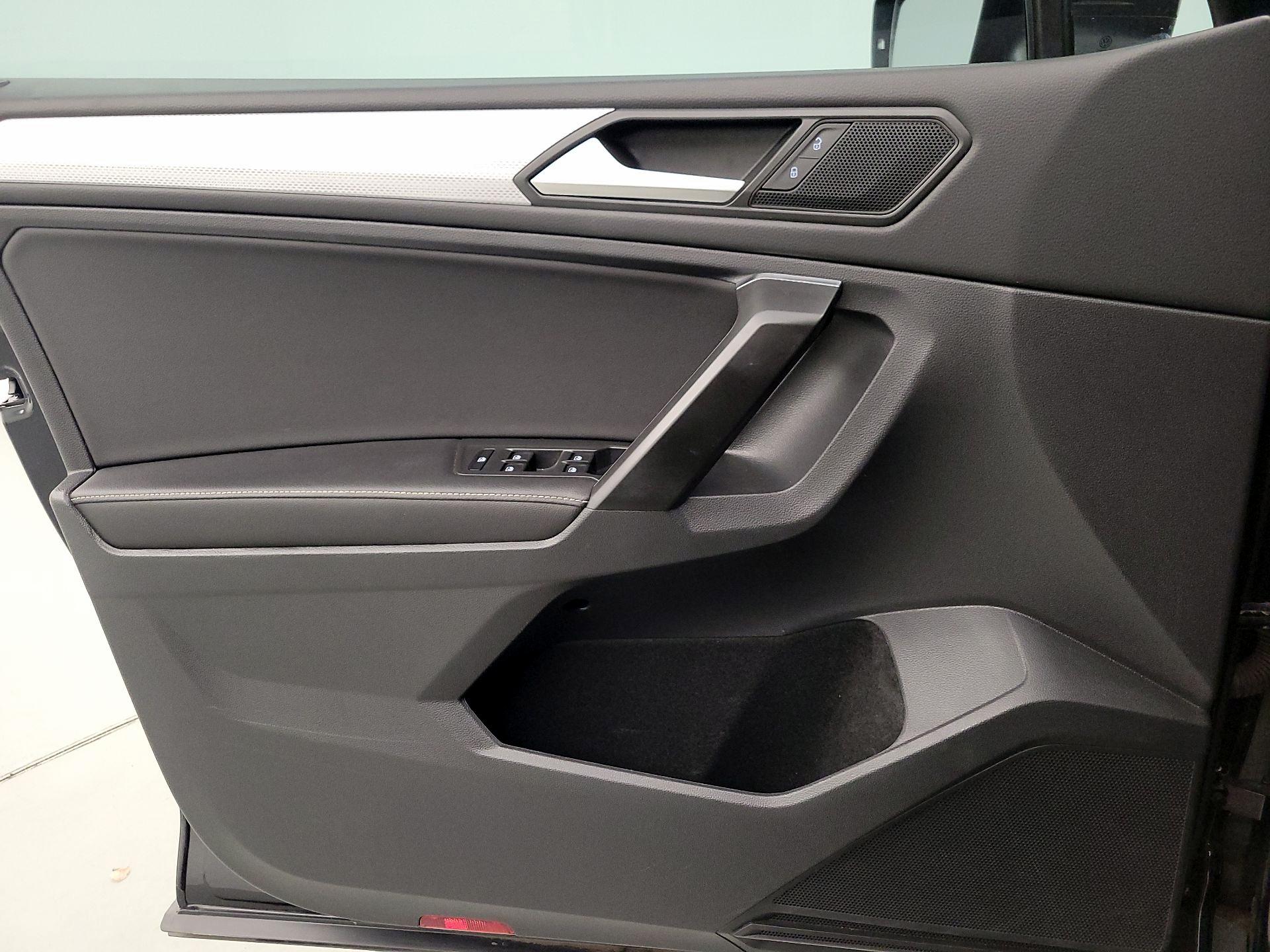 Thumbnail: 2022 Volkswagen Tiguan - 12