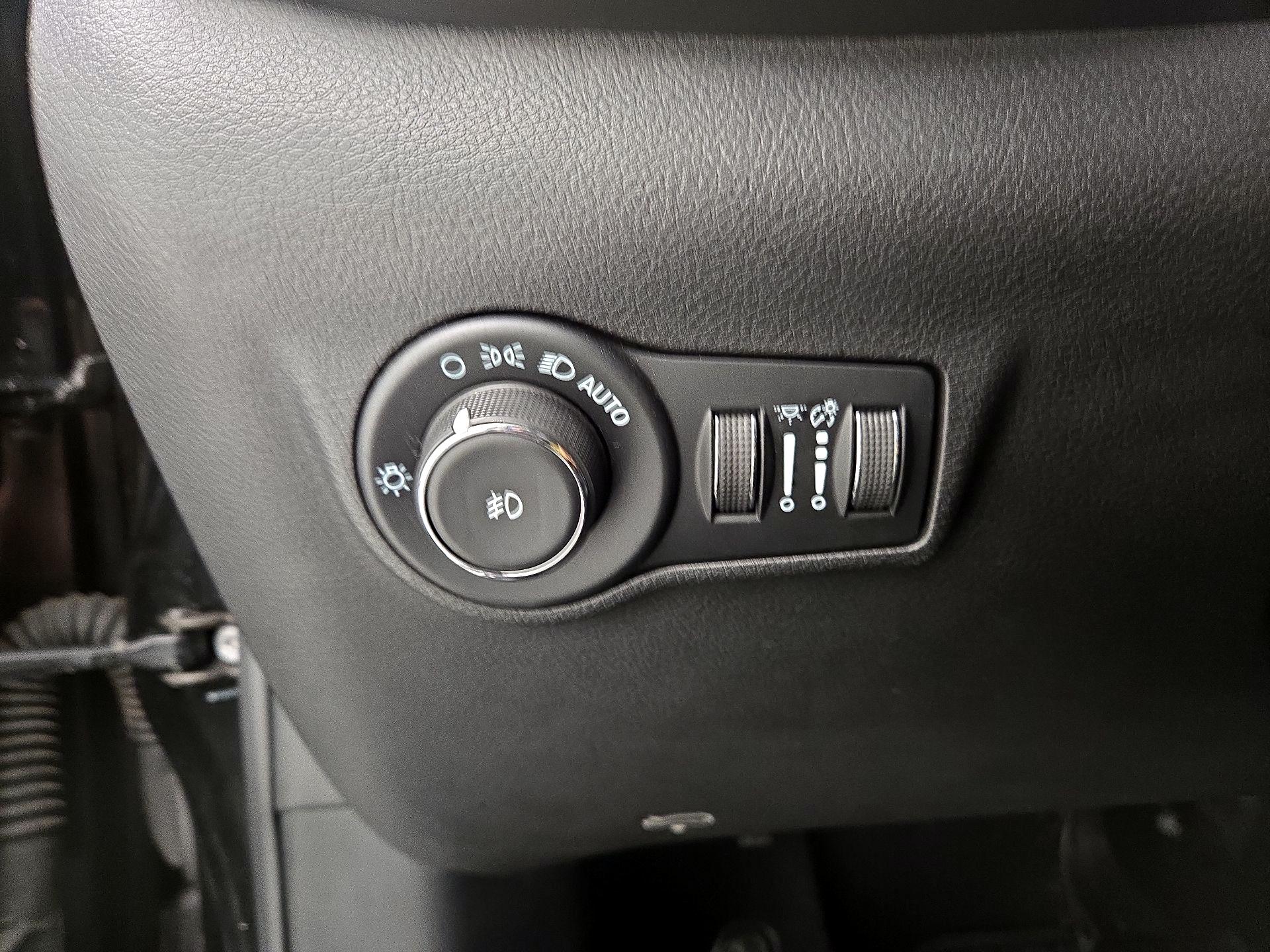 Thumbnail: 2022 Jeep Compass - 13