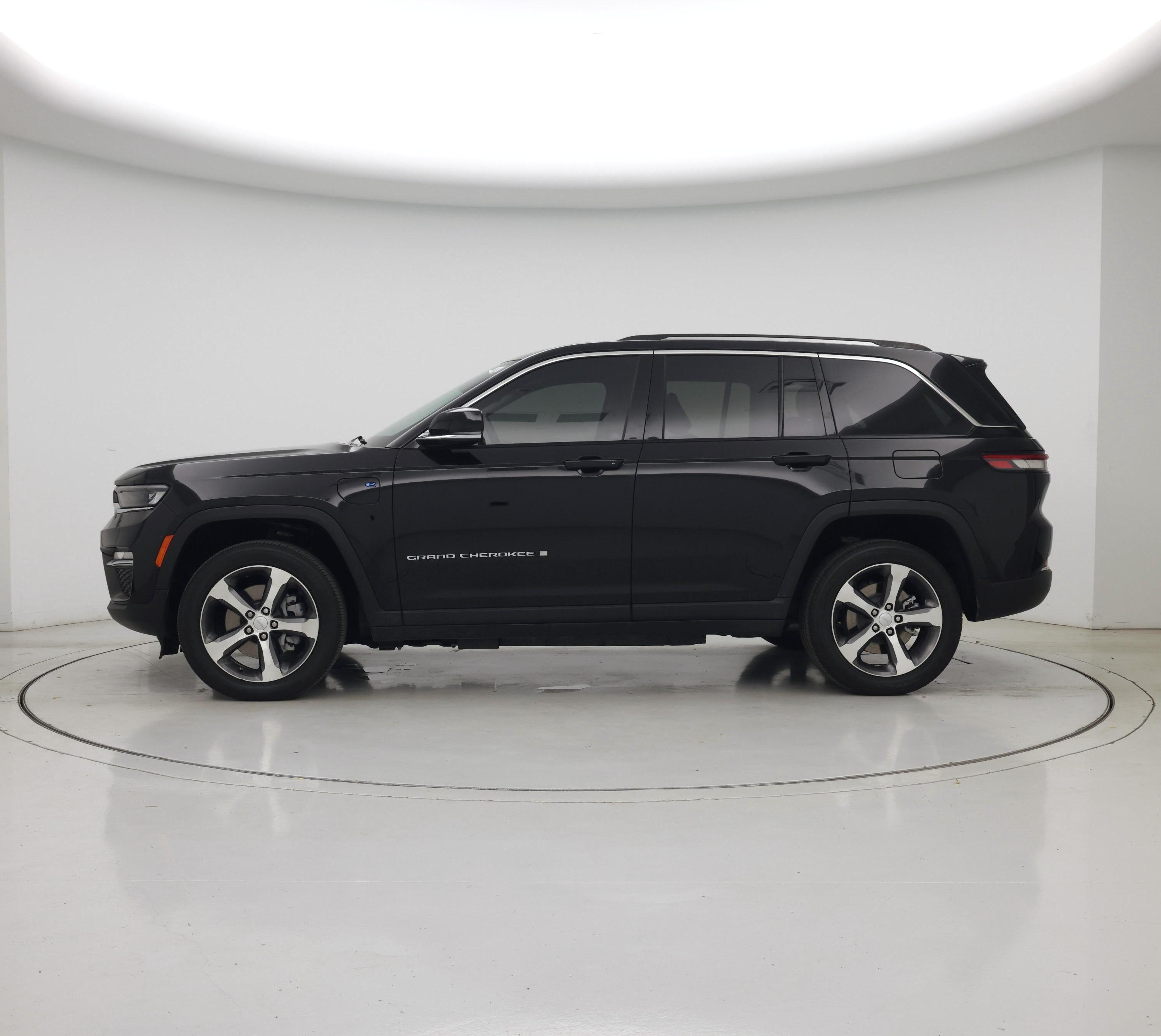 Thumbnail: 2023 Jeep Grand Cherokee - 3