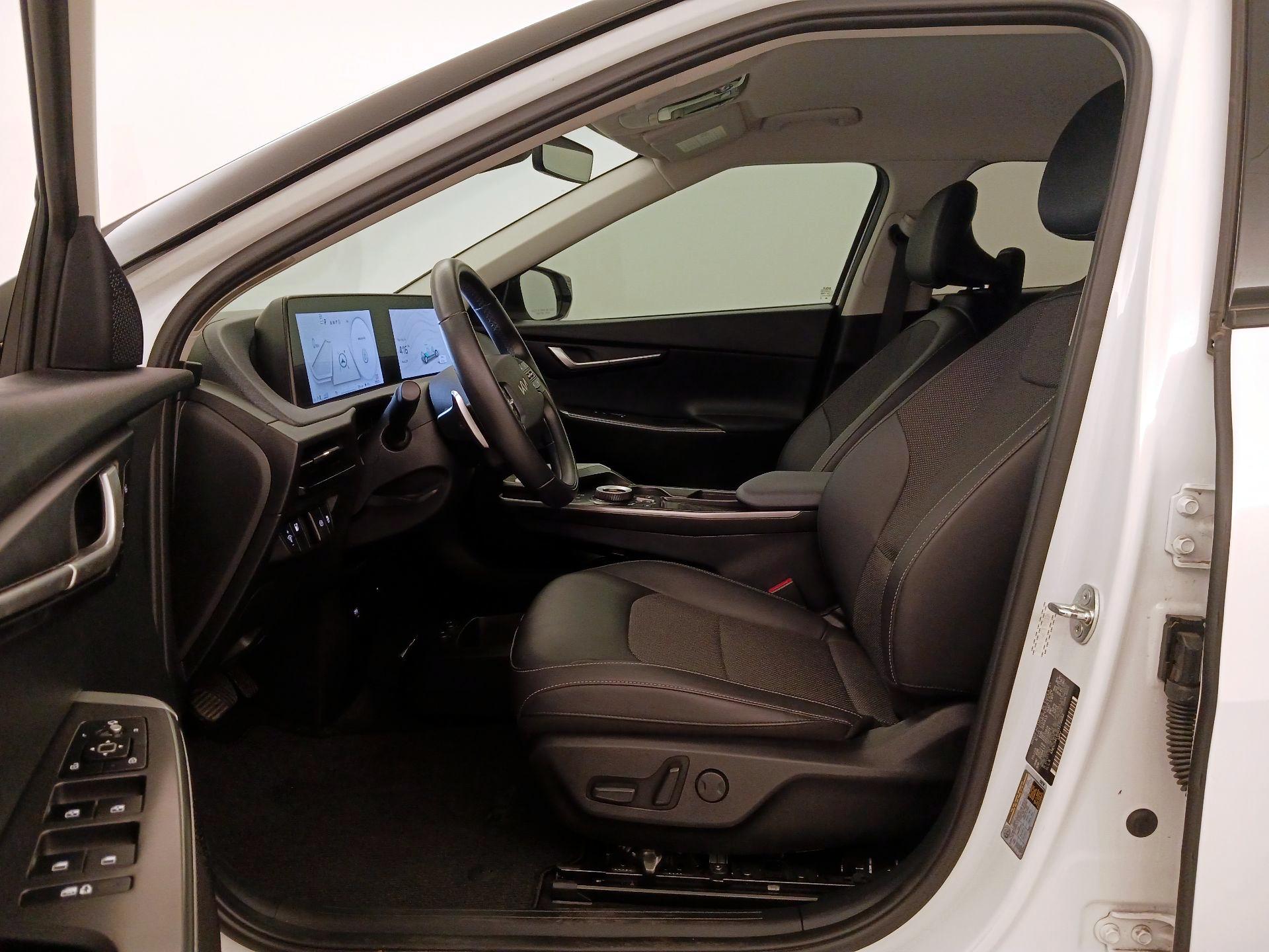Thumbnail: 2024 Kia EV6 - 11