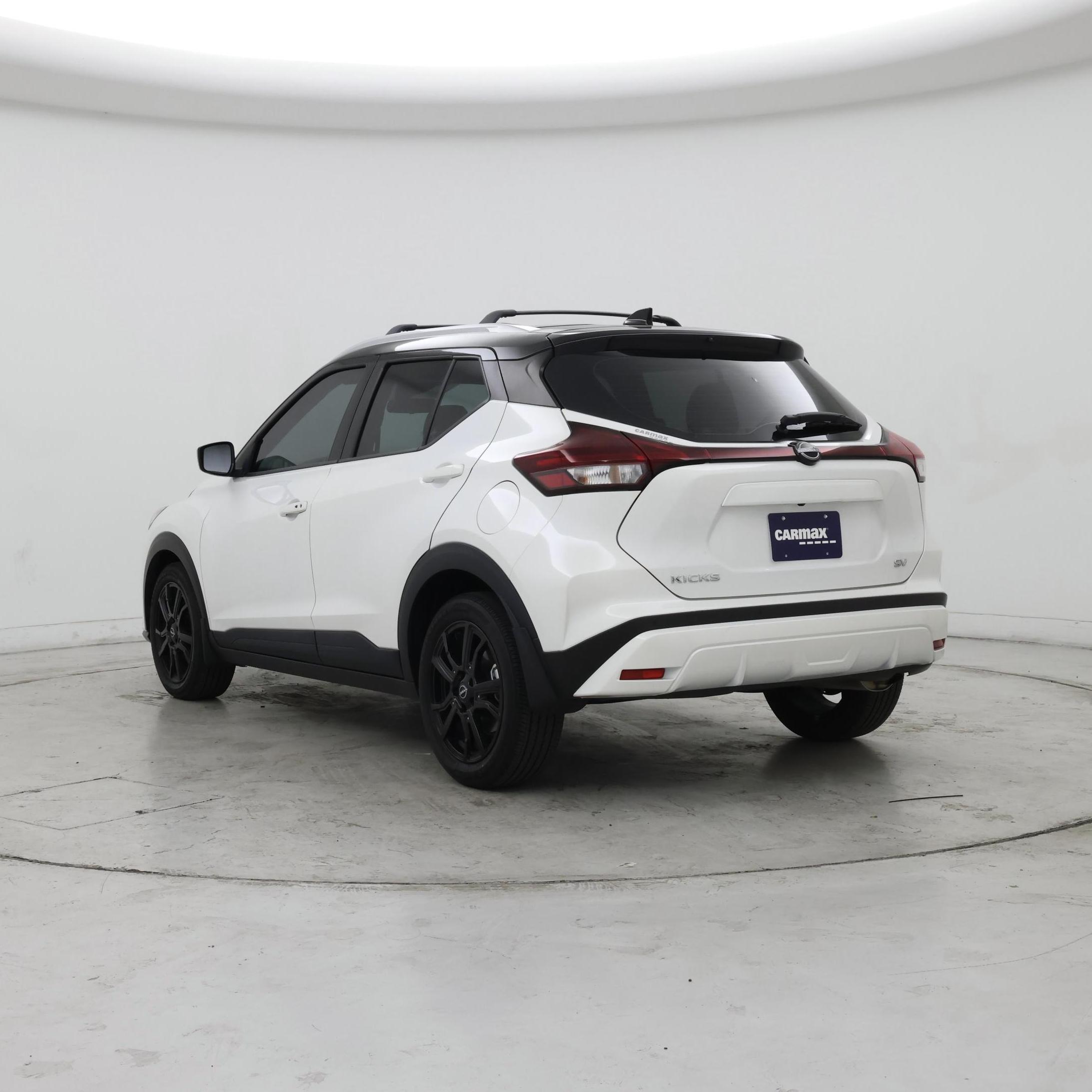 Thumbnail: 2023 Nissan Kicks - 2