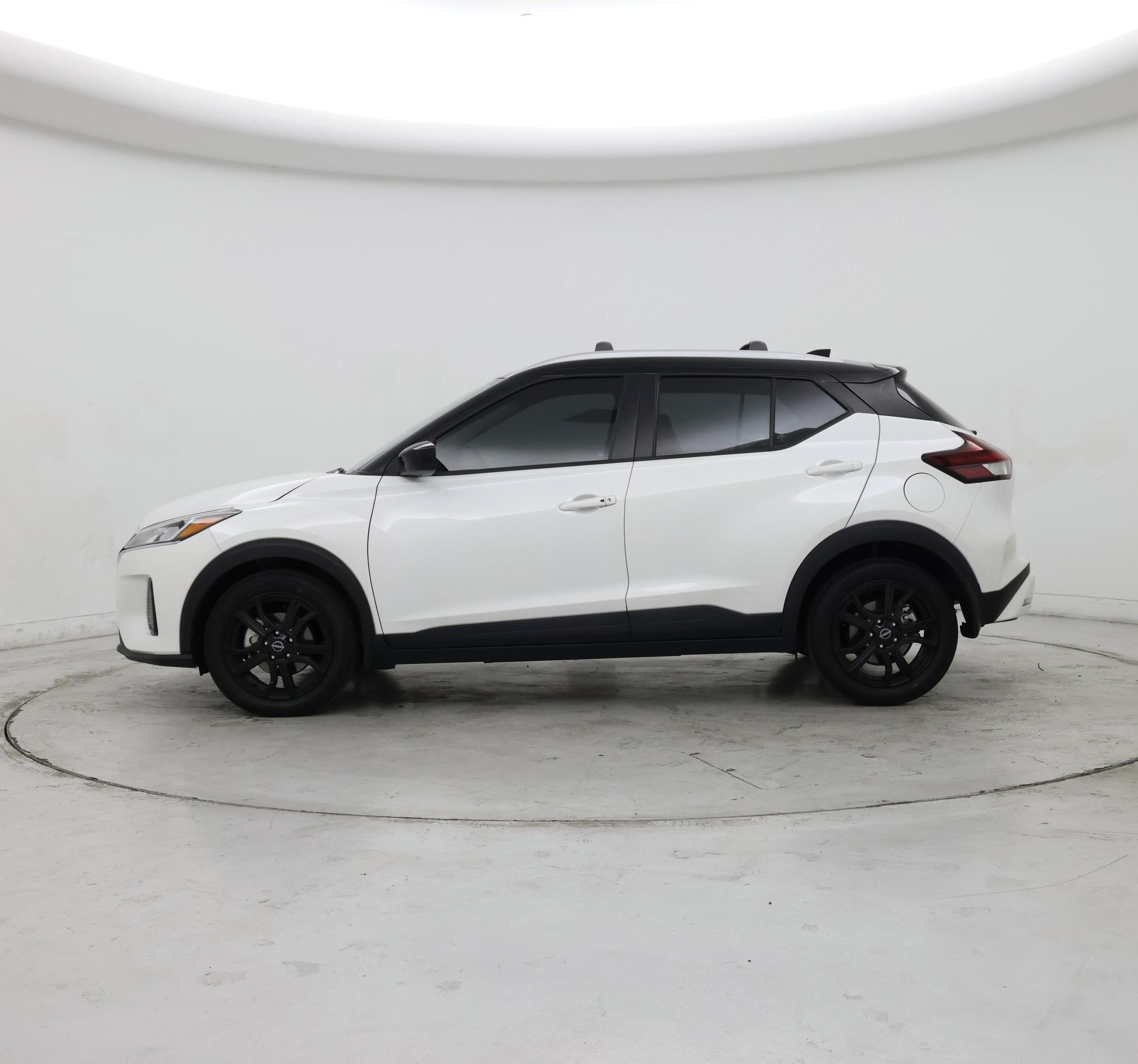 Thumbnail: 2023 Nissan Kicks - 3