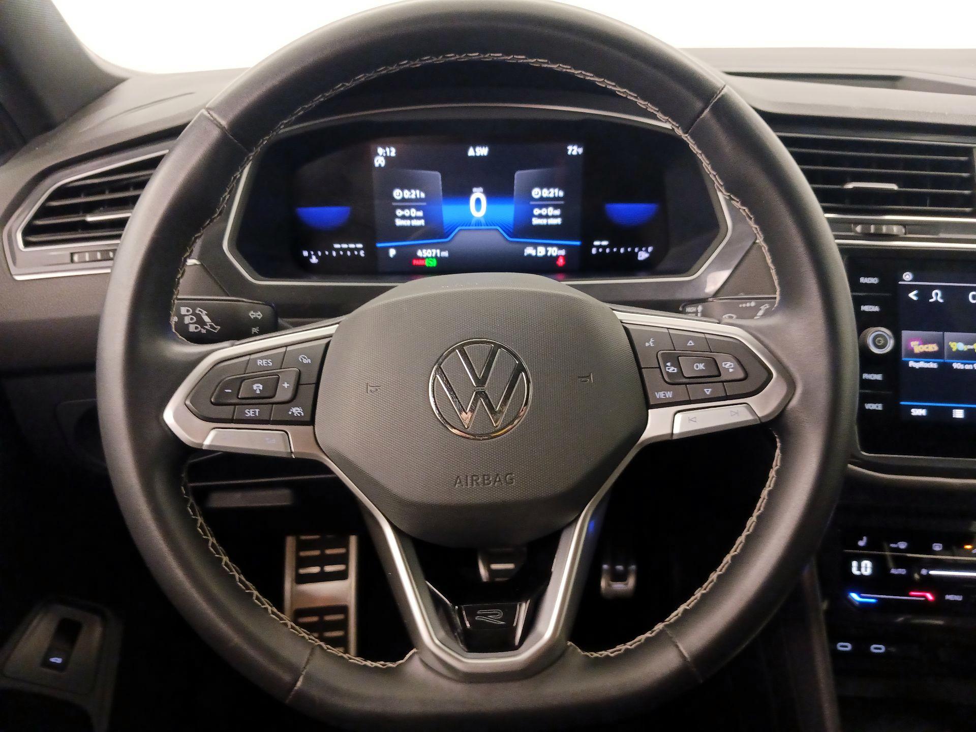 Thumbnail: 2023 Volkswagen Tiguan - 10