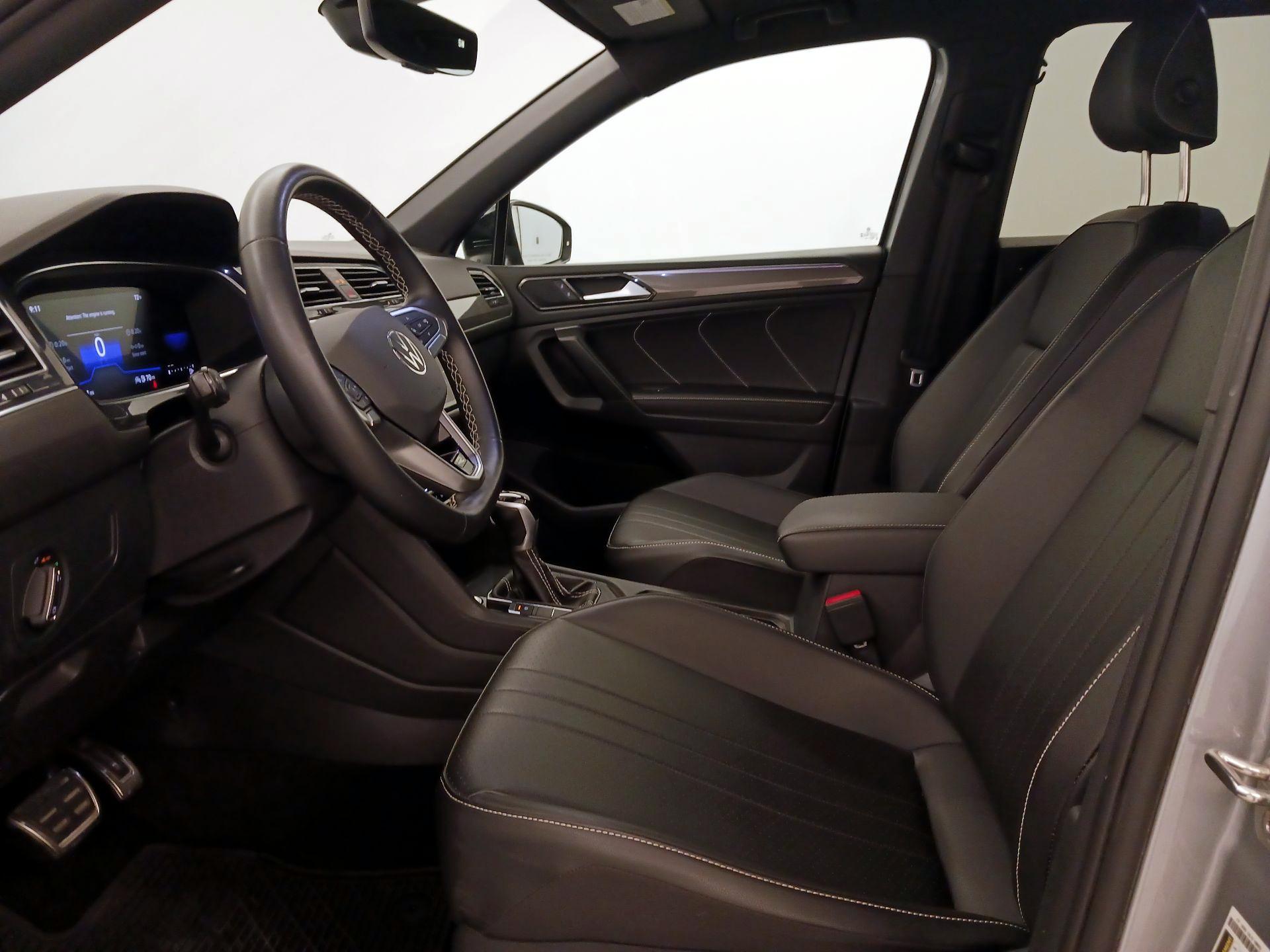 Thumbnail: 2023 Volkswagen Tiguan - 11