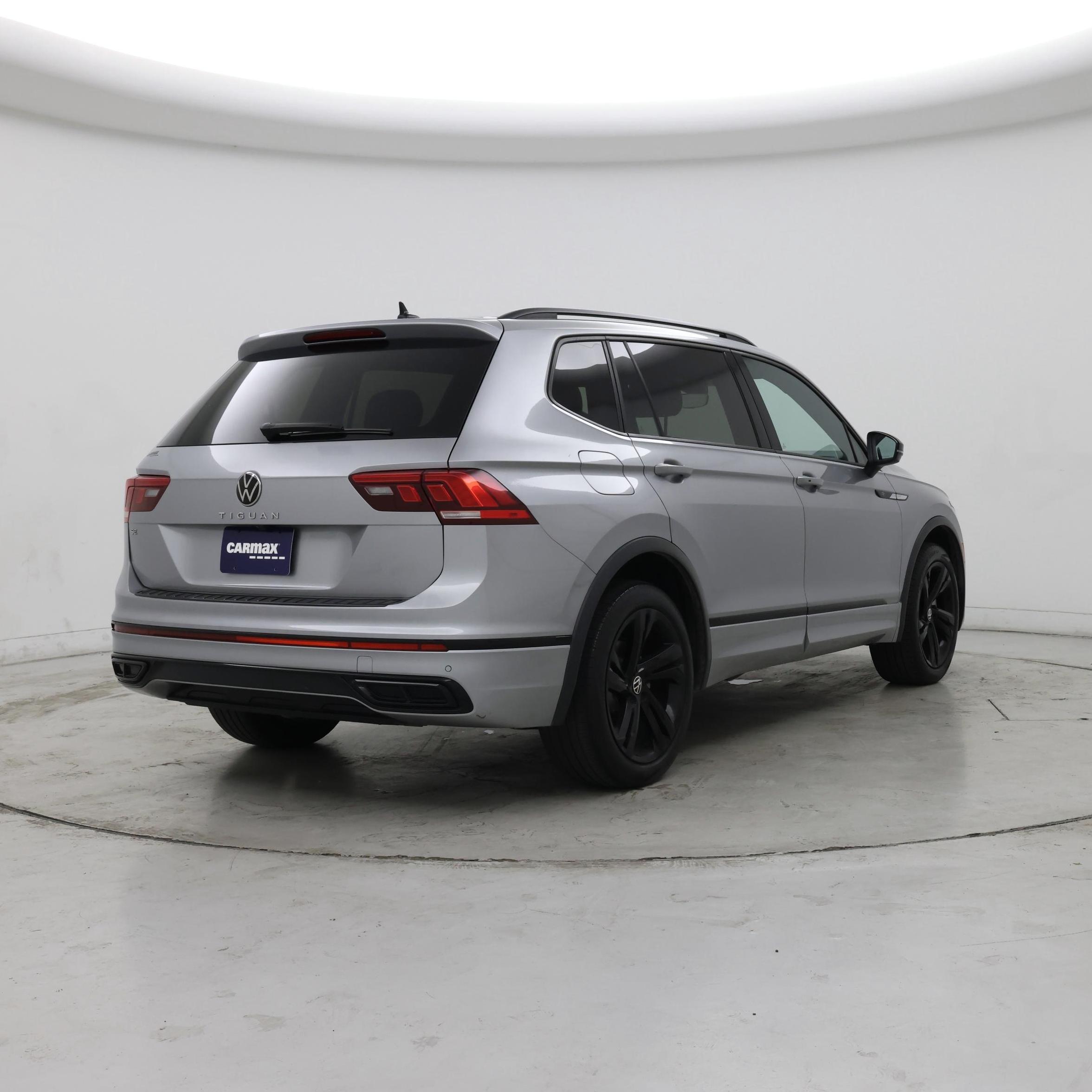 Thumbnail: 2023 Volkswagen Tiguan - 8