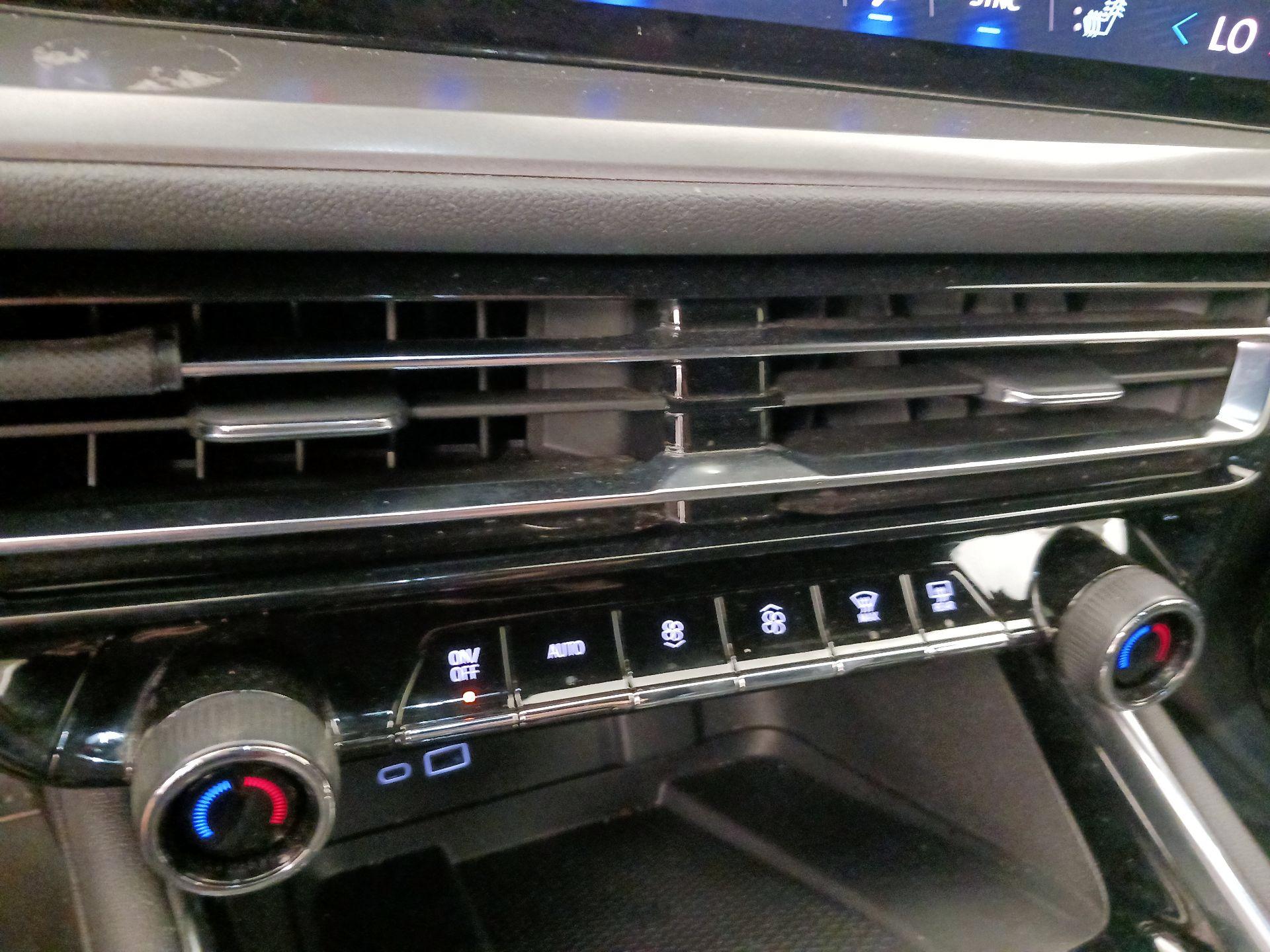 Thumbnail: 2024 Chevrolet Traverse - 17