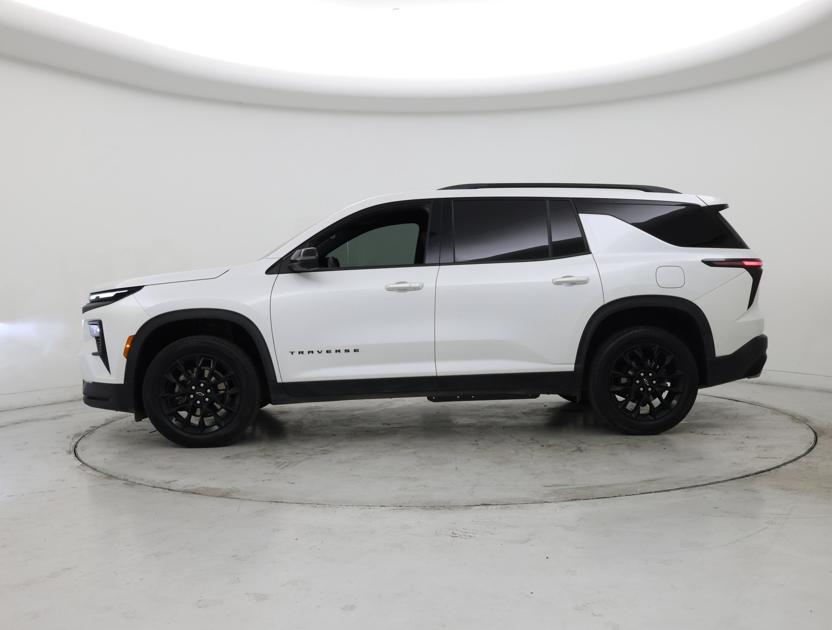 Thumbnail: 2024 Chevrolet Traverse - 3