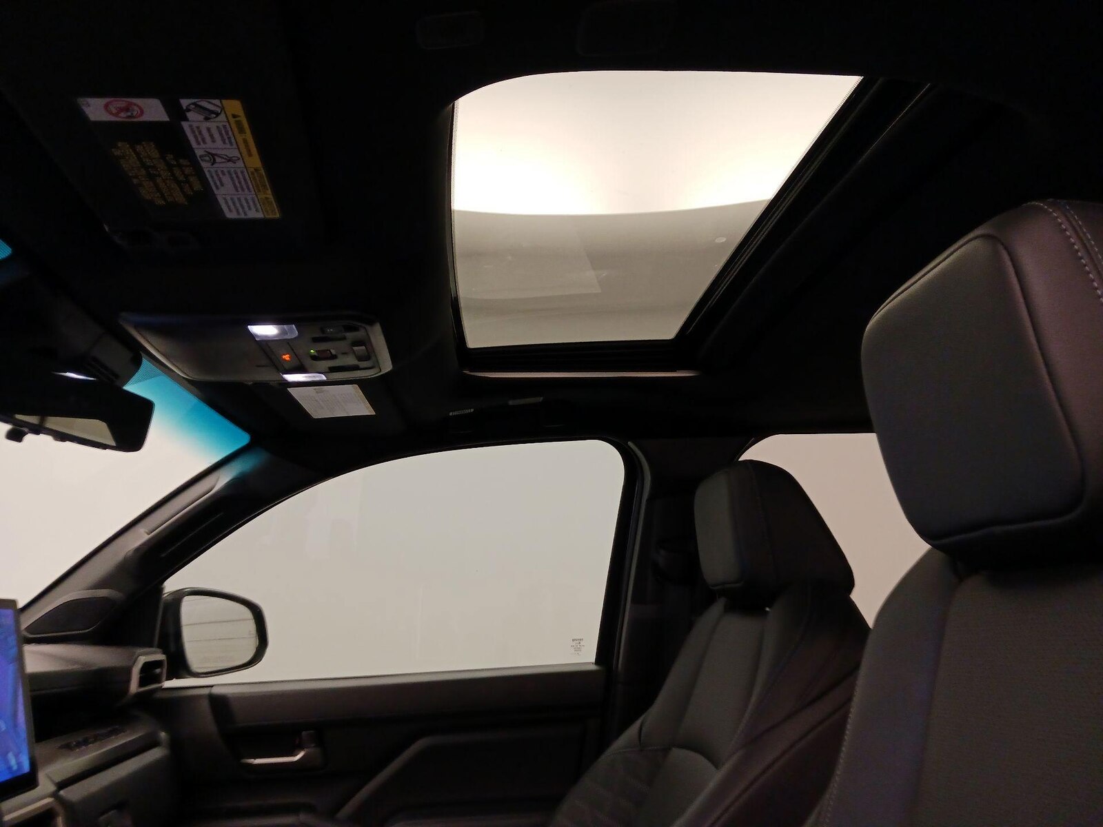 Sunroof(s) & Overhead Airbags