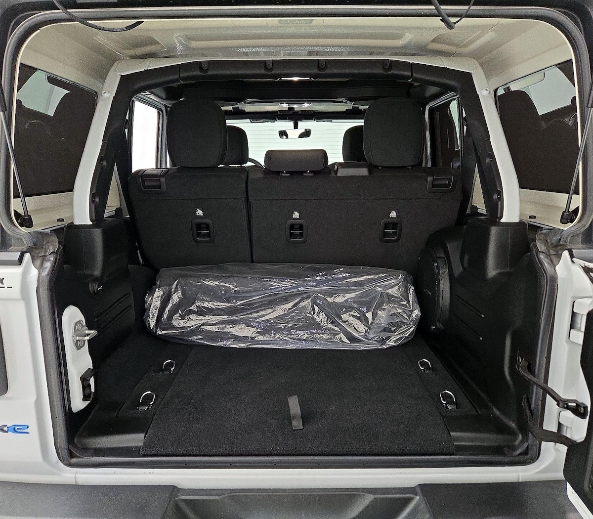 Trunk/Cargo (Seats Up)