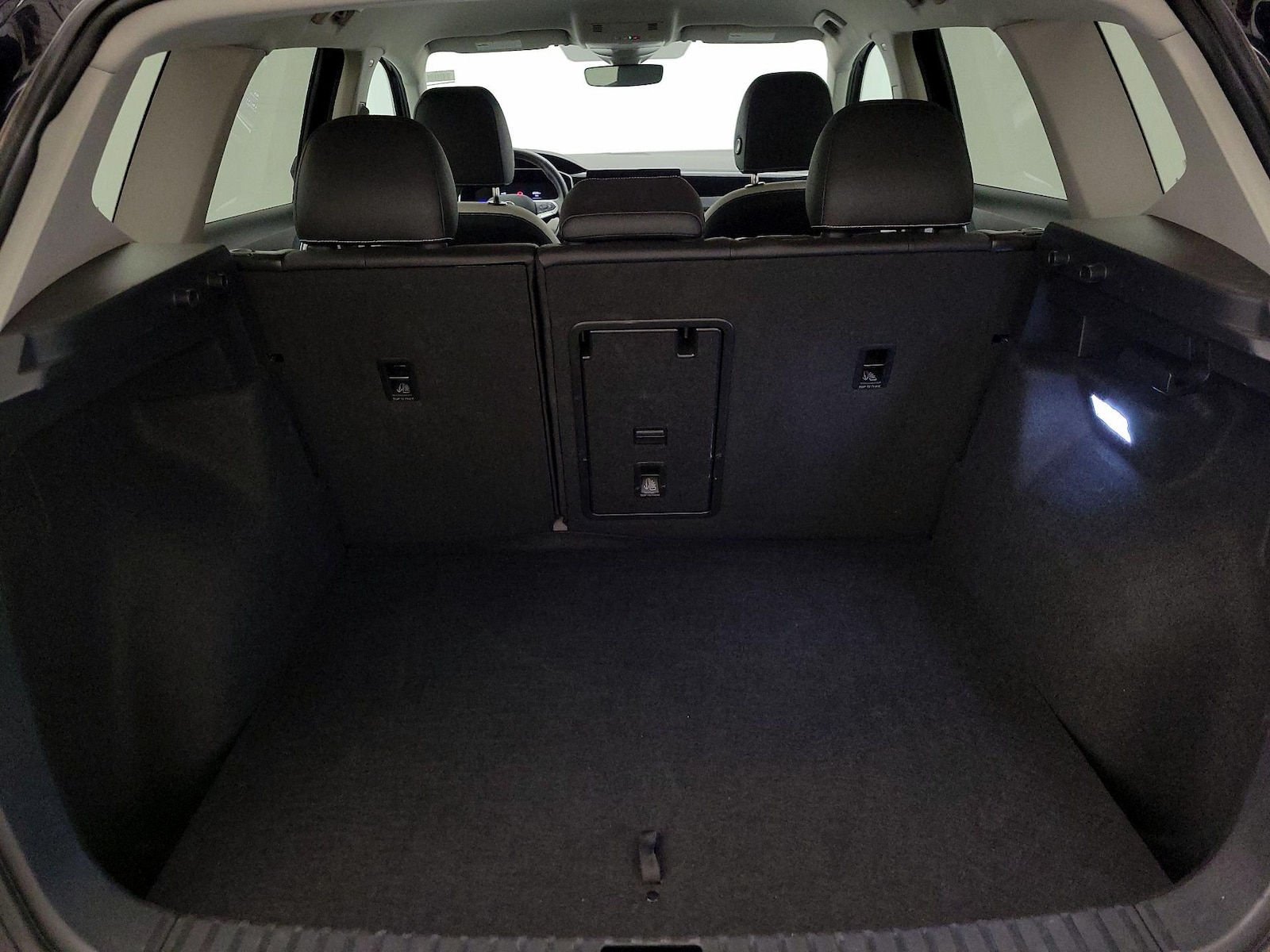 2025 Volkswagen Taos SE - Photo 21
