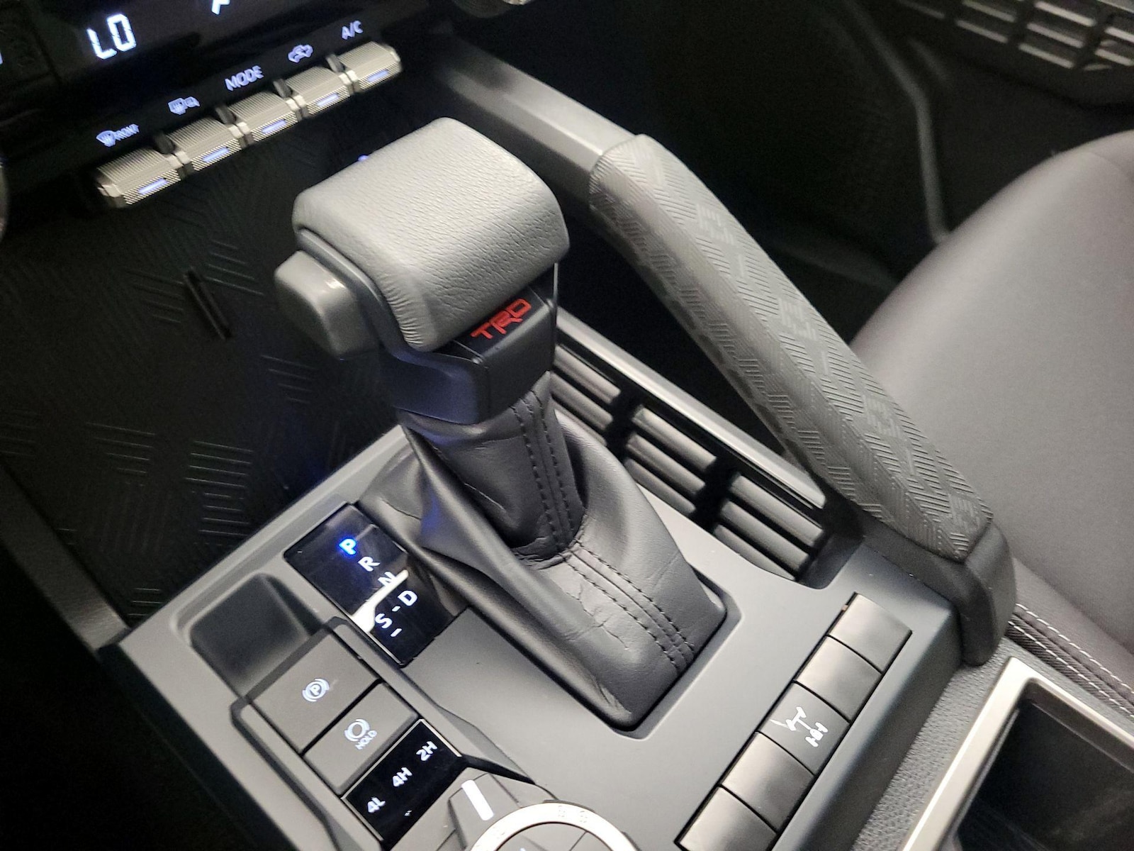 2025 Toyota Tacoma TRD Off Road - Photo 18