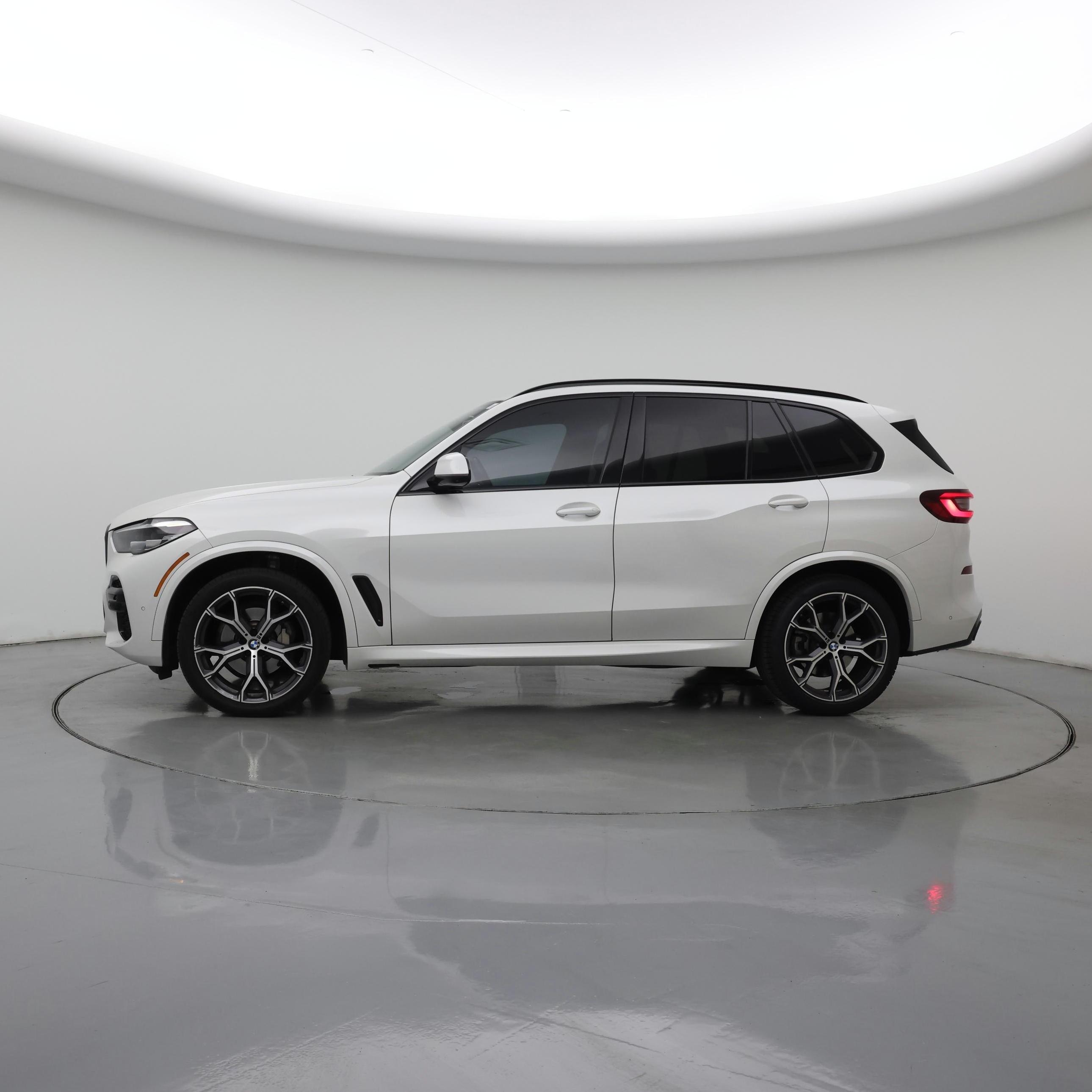 Thumbnail: 2023 BMW X5 - 3