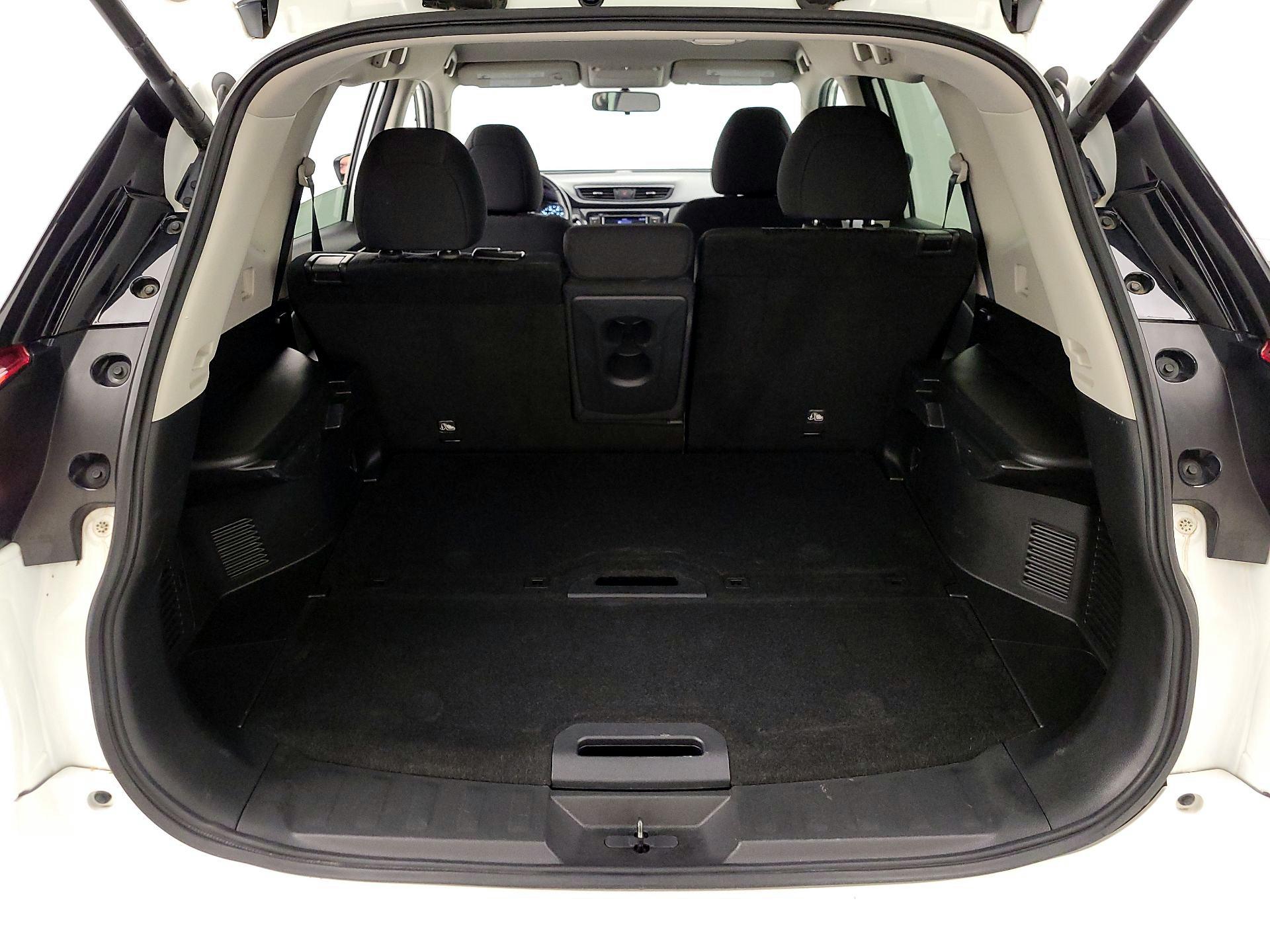 Thumbnail: 2018 Nissan Rogue - 20