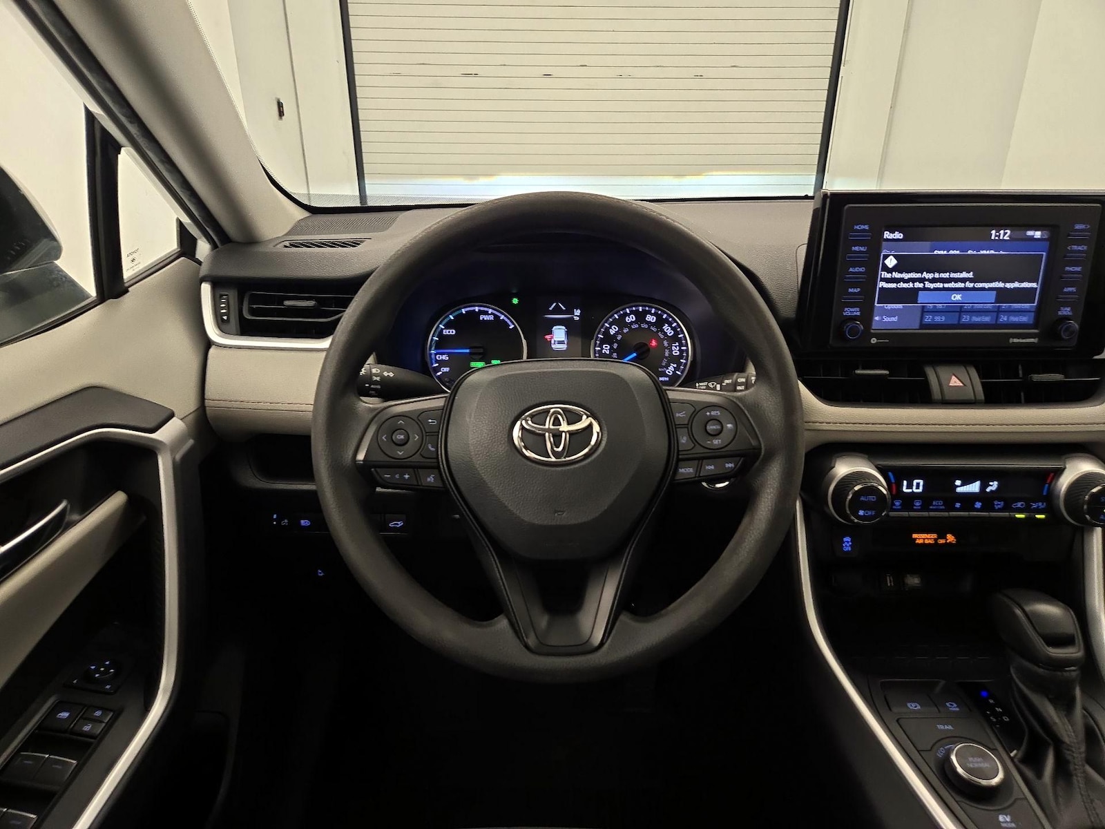2022 Toyota RAV4 XLE - Photo 11