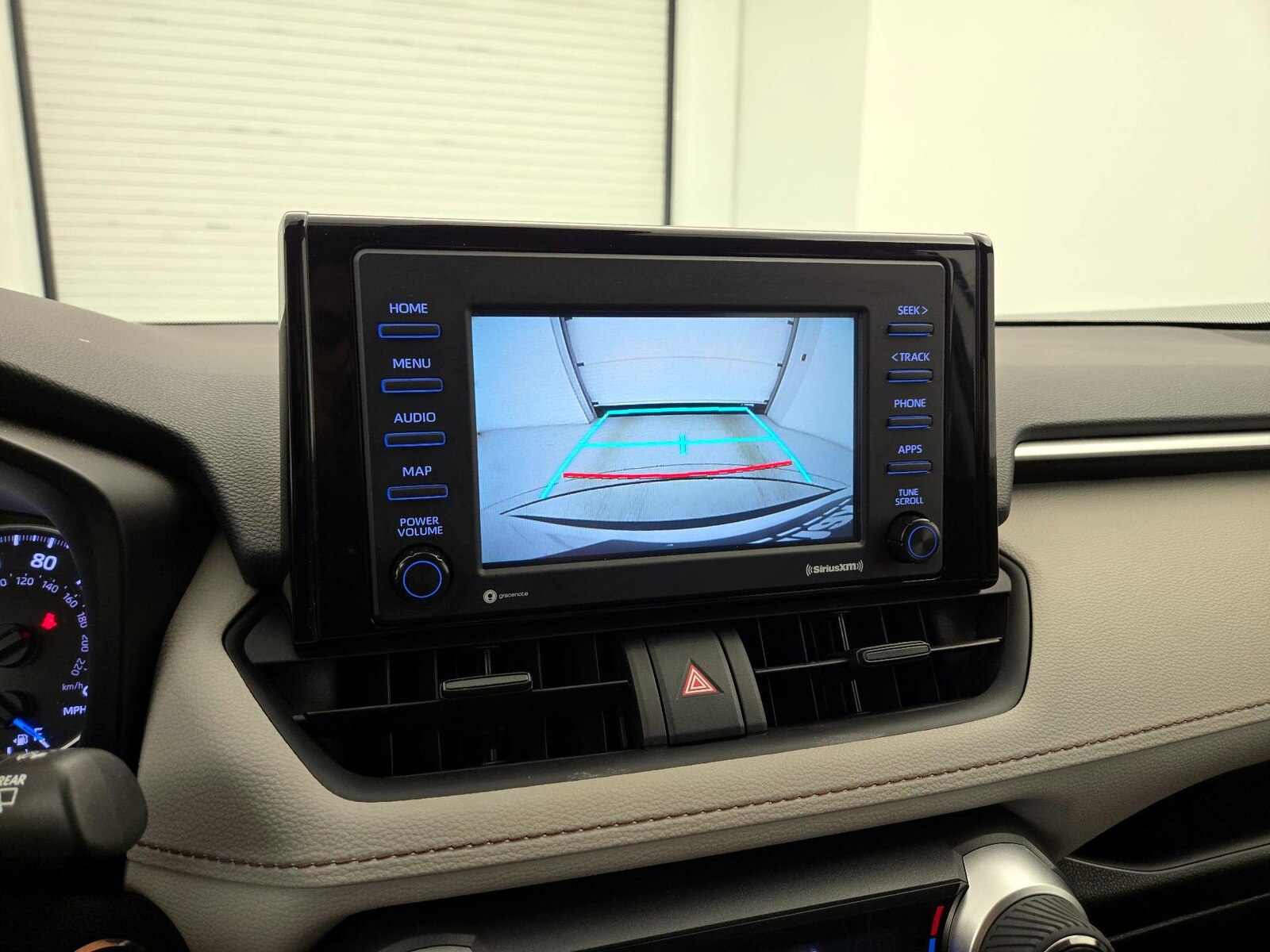 2022 Toyota RAV4 XLE - Photo 15